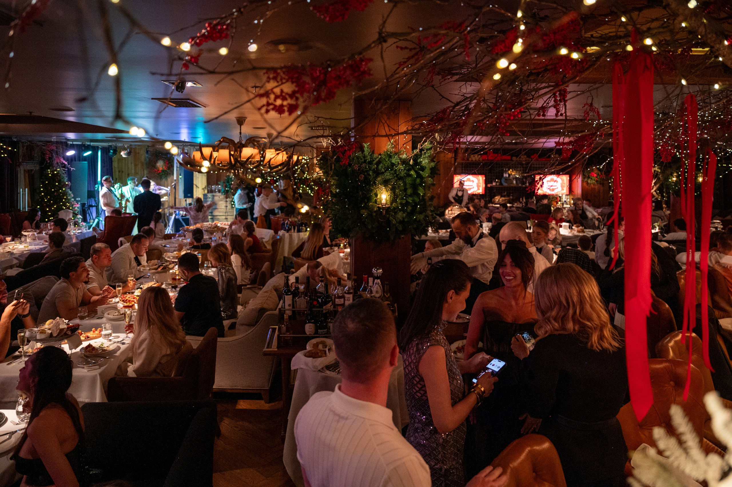 Новый год 2025 в ресторане Red Fox. Репортажный фотограф в Красной Поляне и Сочи Павлюченко Екатерина