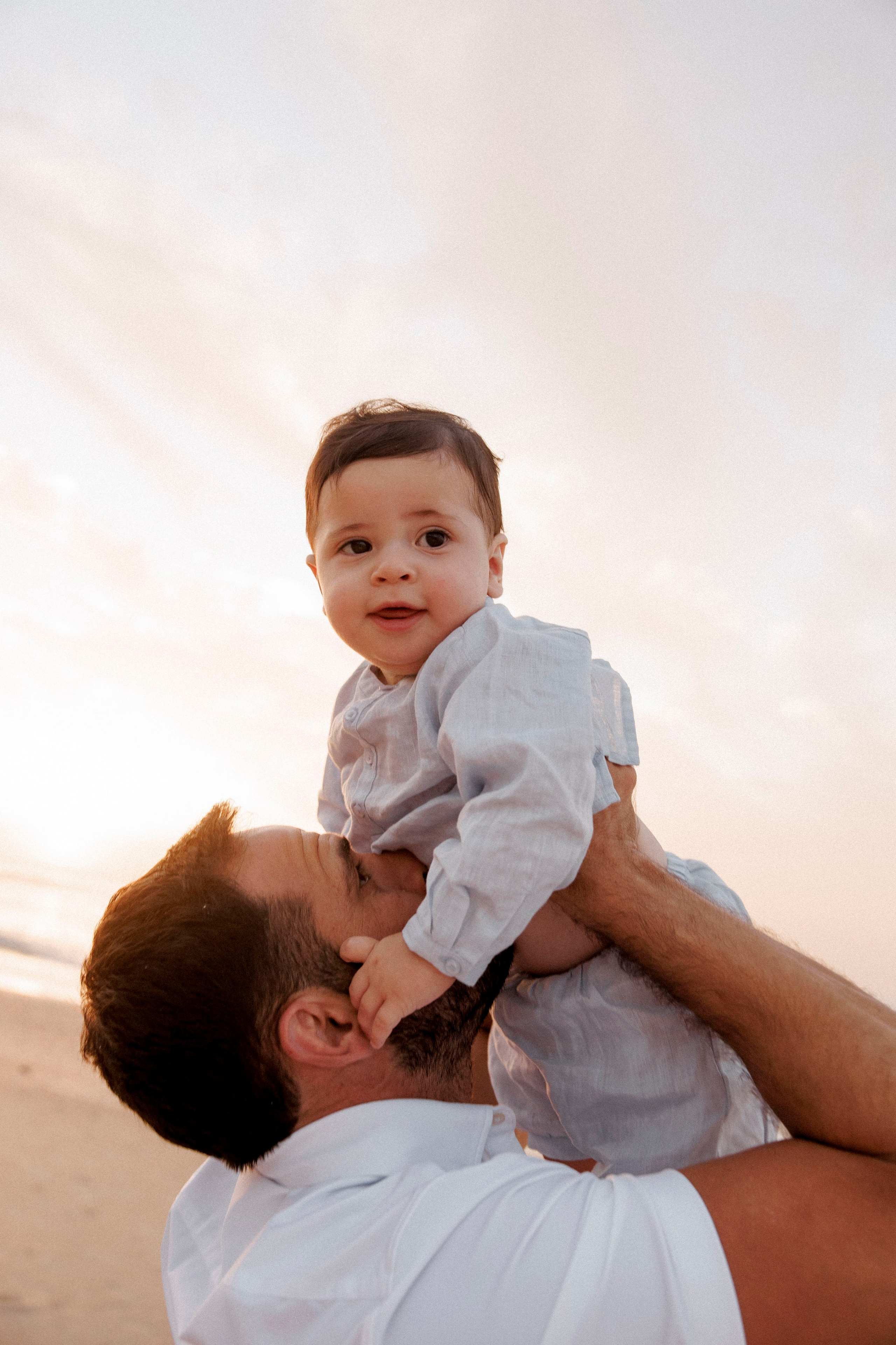 First year family photos near the sea. Главная