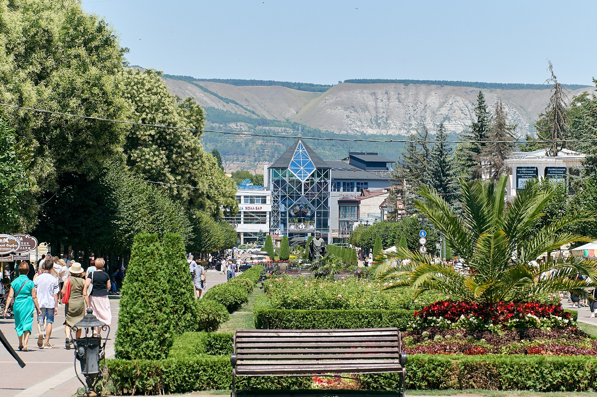 Кисловодск, Россия. Август 2024. Фотографии отовсюду и обо всем