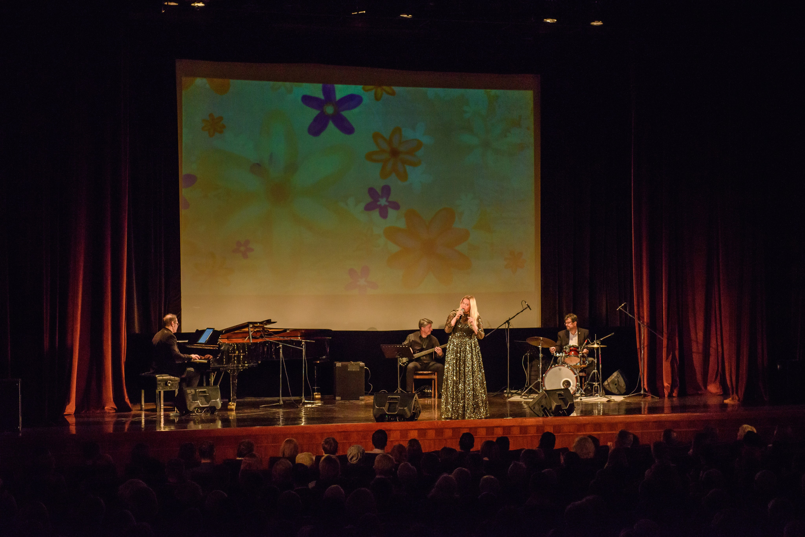 Памяти Анны Герман и Муслима Магомаева — «Имена на все времена», ЦДЛ. Бренд-фотограф для экспертов и блогеров в Москве Влада Горбовская