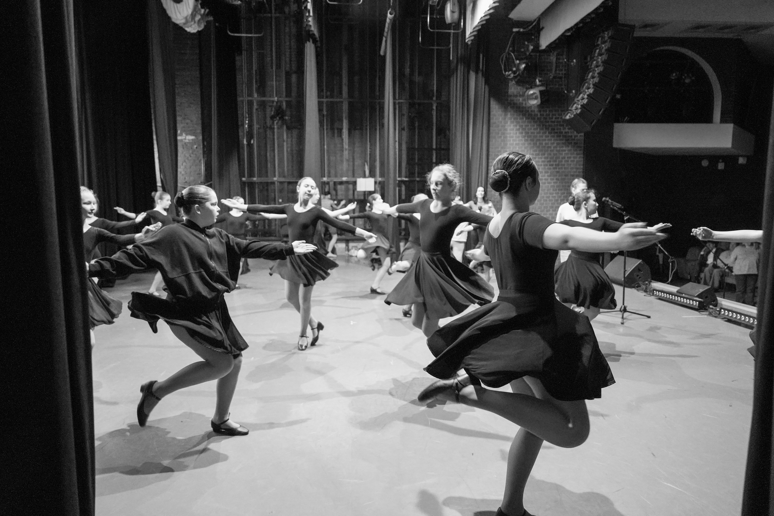 Репортаж выставки и концерта ко дню информирования об аутизме. Детский, семейный фотограф: newborn, беременность, годовасие, репортаж. Москва