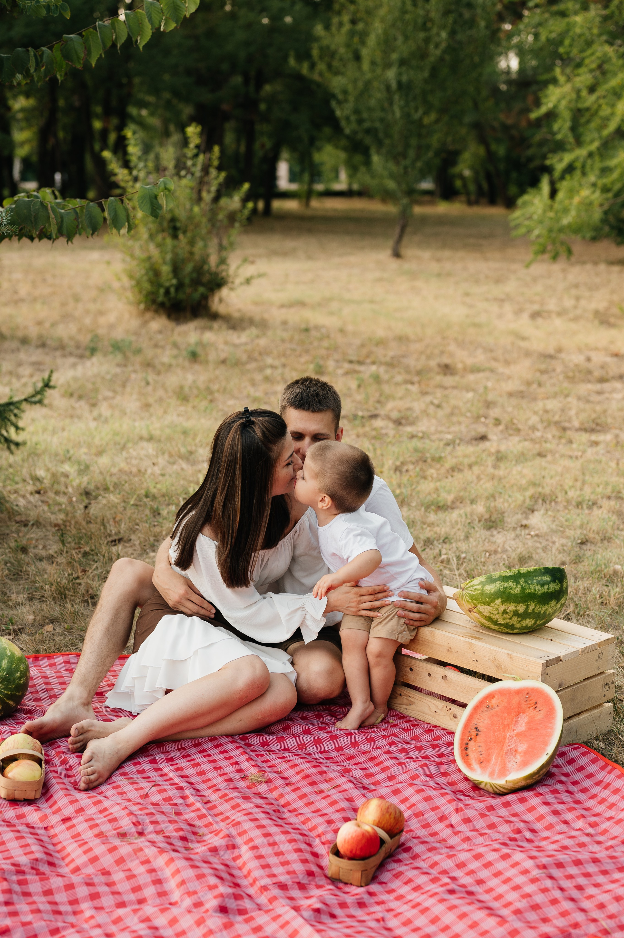 Летняя семейная фотосессия в парке. Свадебный и семейный фотограф в Краснодаре Алина Мельник