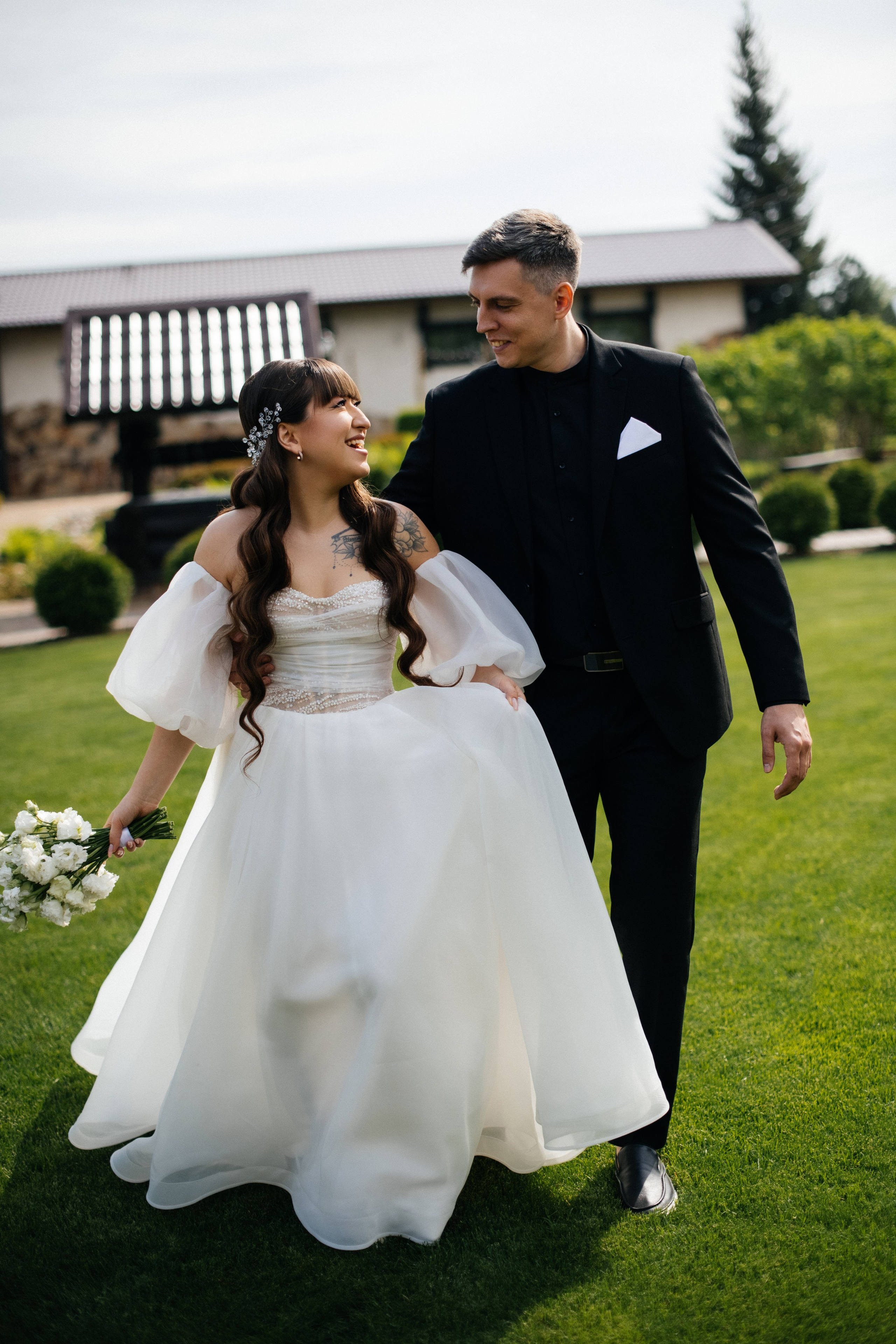 alt="Свадебная фотосессия в Барнауле. Свадебный фотограф Анна Глухова"