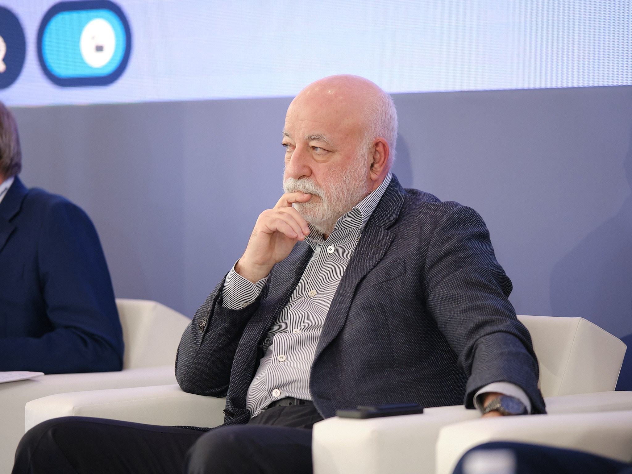 Конференция СКОЛТЕХА «Фронтиры прогресса». Профессиональный фотограф в Москве Павел Жданов