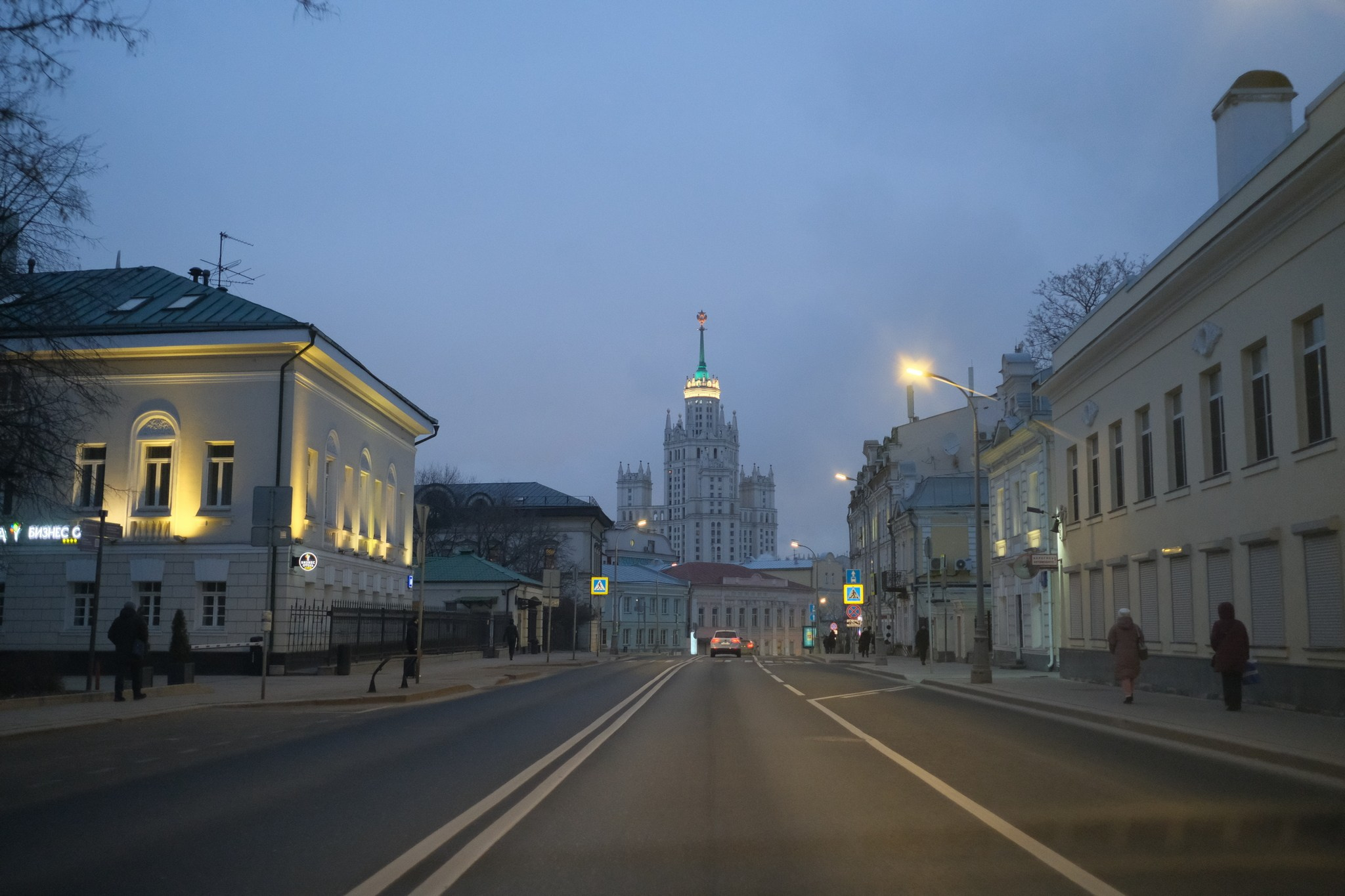 Улица, люди, жизнь…