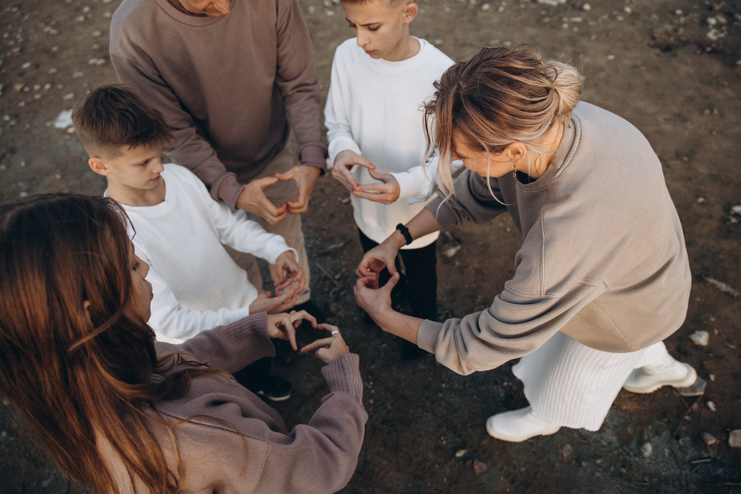 Большая семья на маленьком море. Репортажный и детский фотограф в Минске