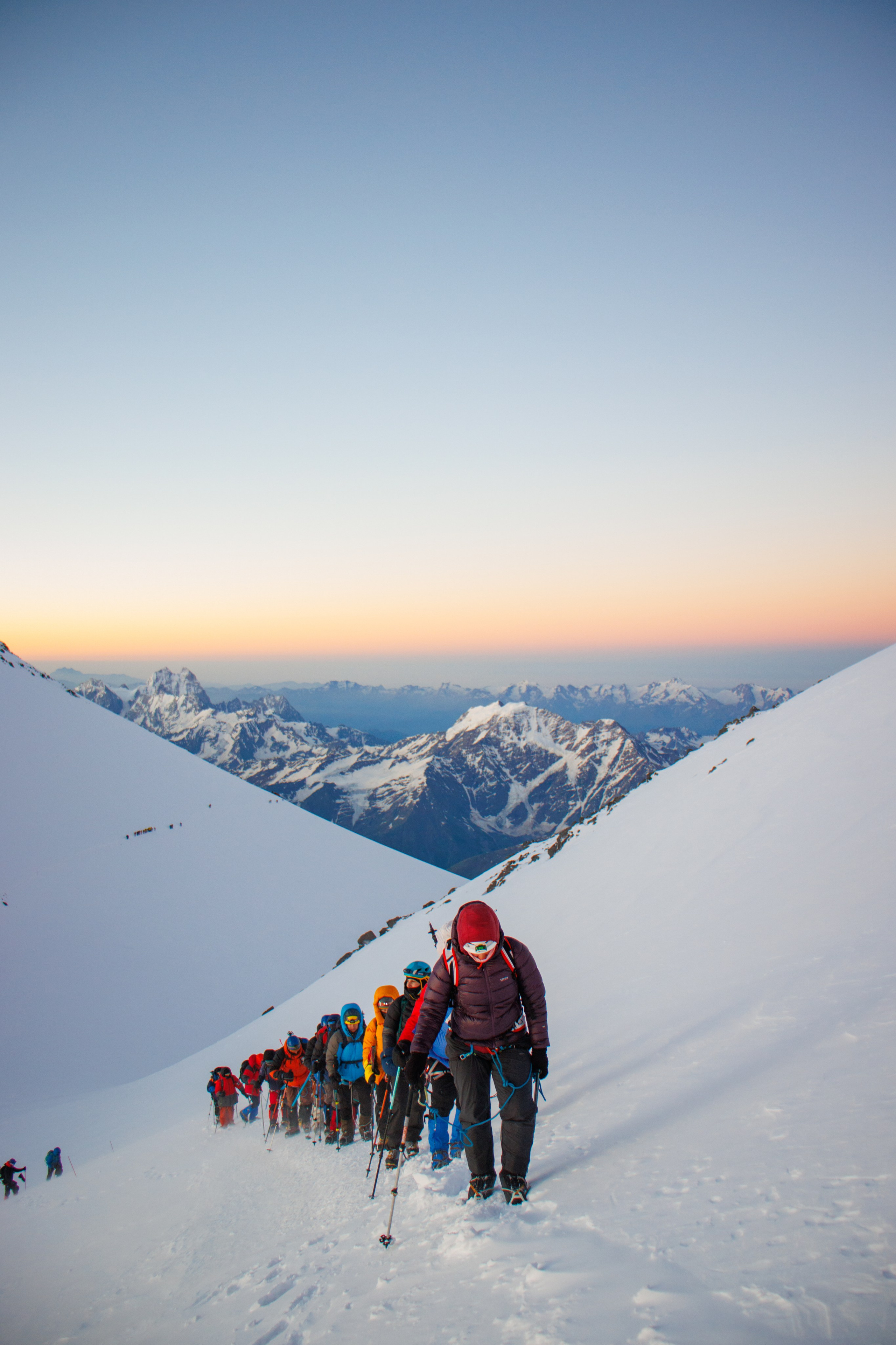 Эльбрус / восхождение. Фотограф на трекинг и восхождение Эльбрус, Приэльбрусье. Елизавета Бобок