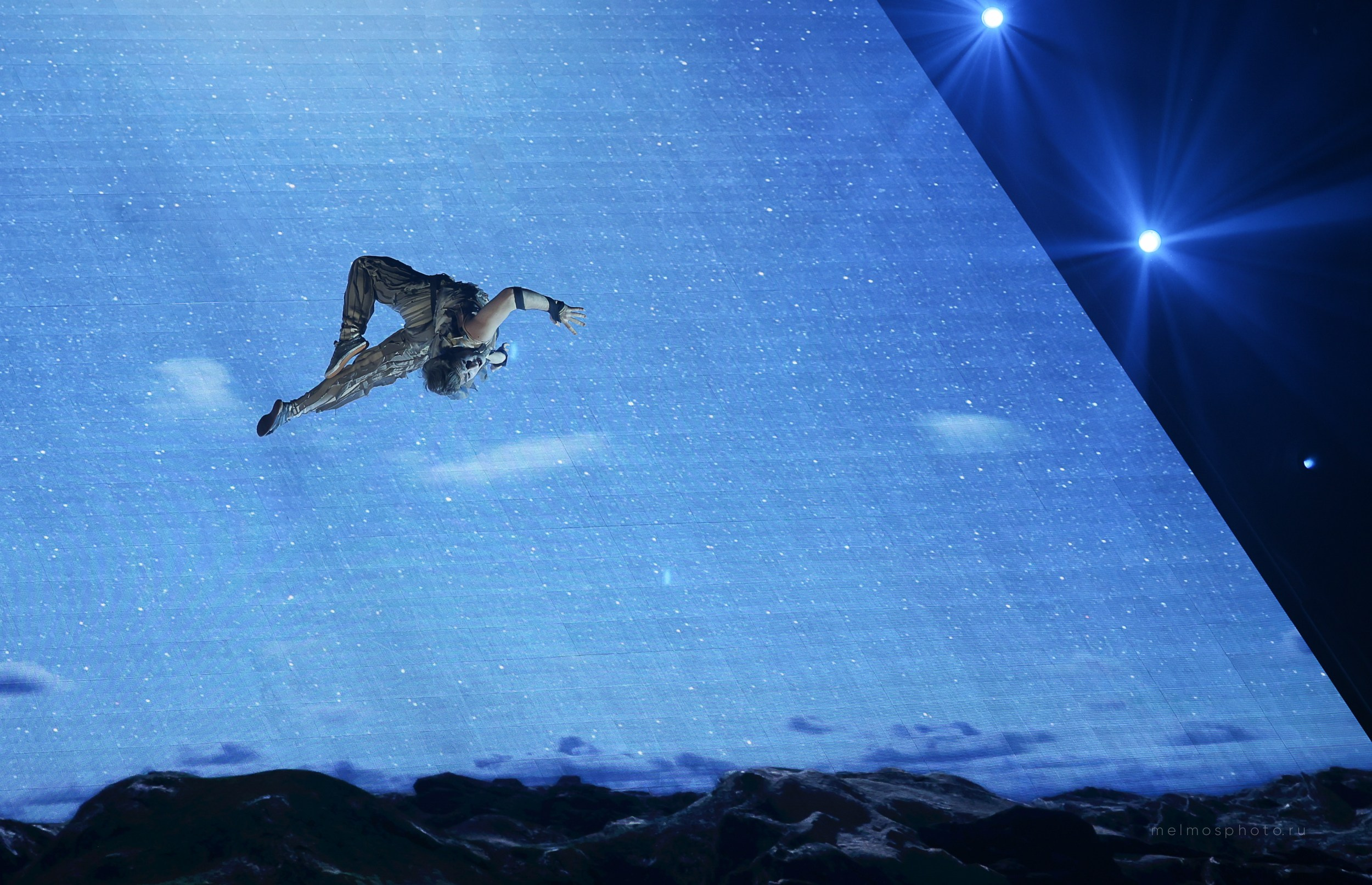 АНТИГРАВИТАЦИЯ. Репортажный, архитектурный, театральный и файн-арт фотограф Лена Мельникова в Москве