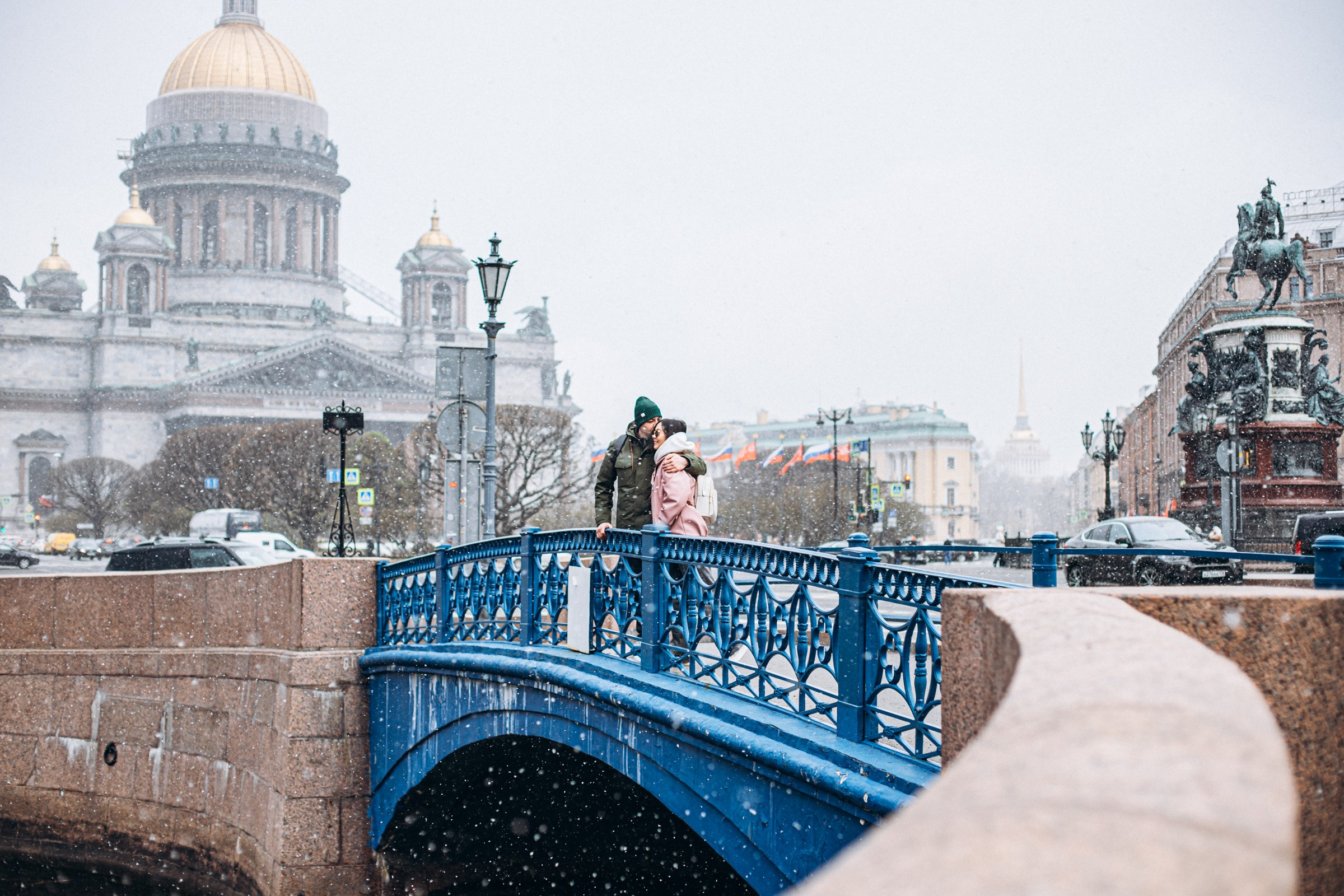 Максим и Катерина в мае. Фотопрогулка в Петербурге. Индивидуальный и семейный фотограф в Санкт-Петербурге