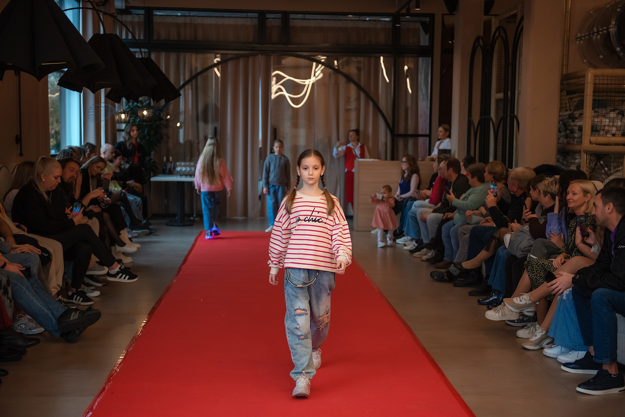 HAPPYkids дефиле в день мамы. Семейный и коммерческий фотограф в Сочи Александр Бодунов