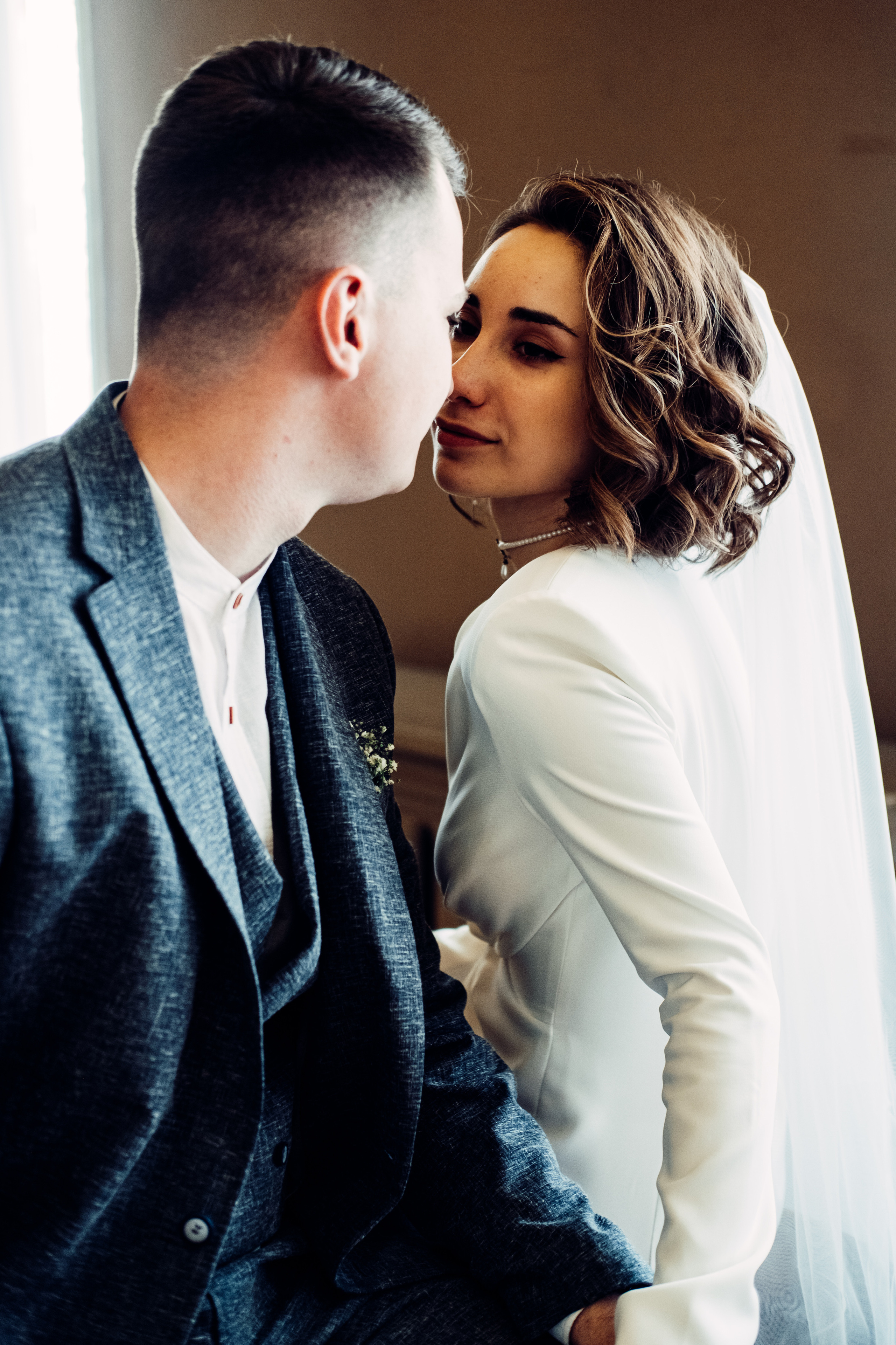 С любовью к искусству, свадьба в художественной галерее. Фотограф в Иркутске Анна Мирошникова