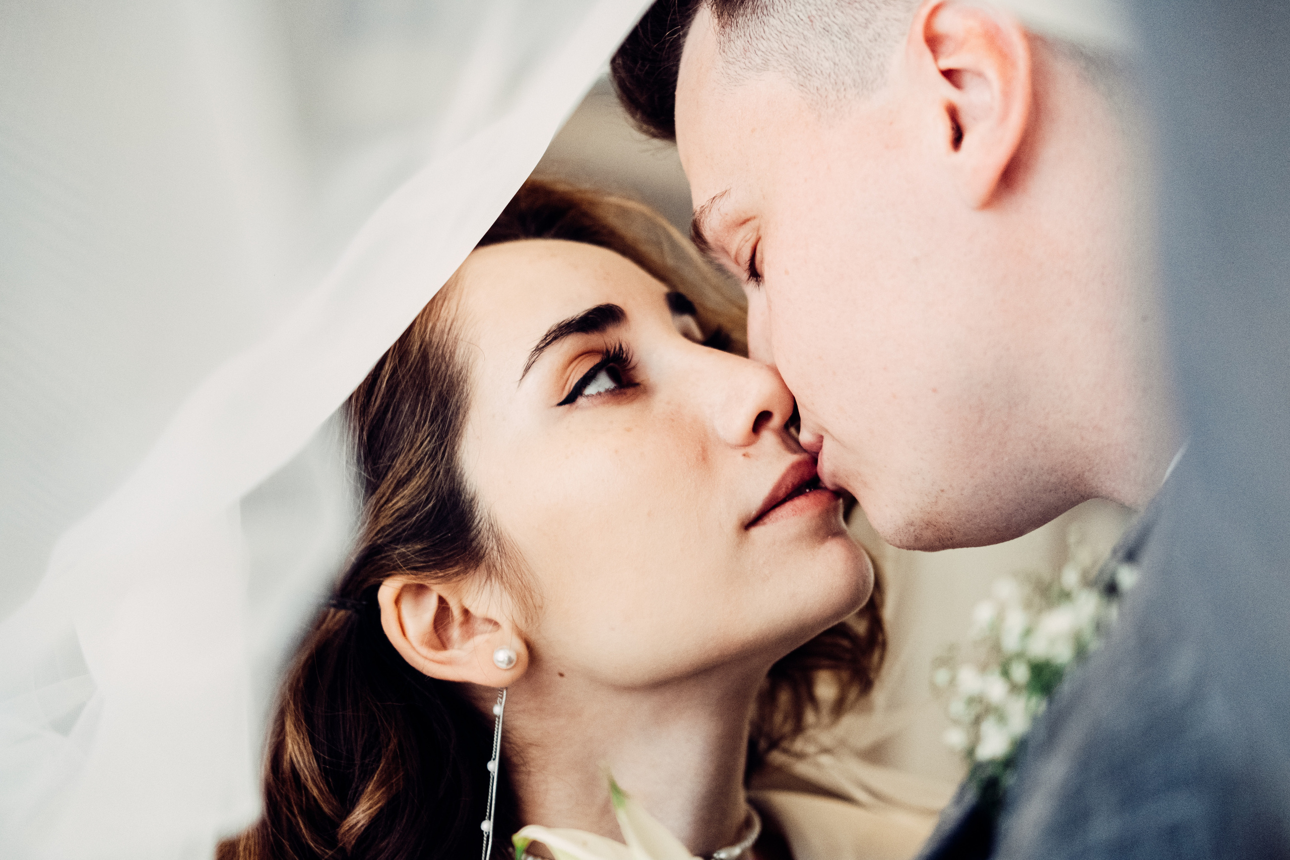 С любовью к искусству, свадьба в художественной галерее. Фотограф в Иркутске Анна Мирошникова