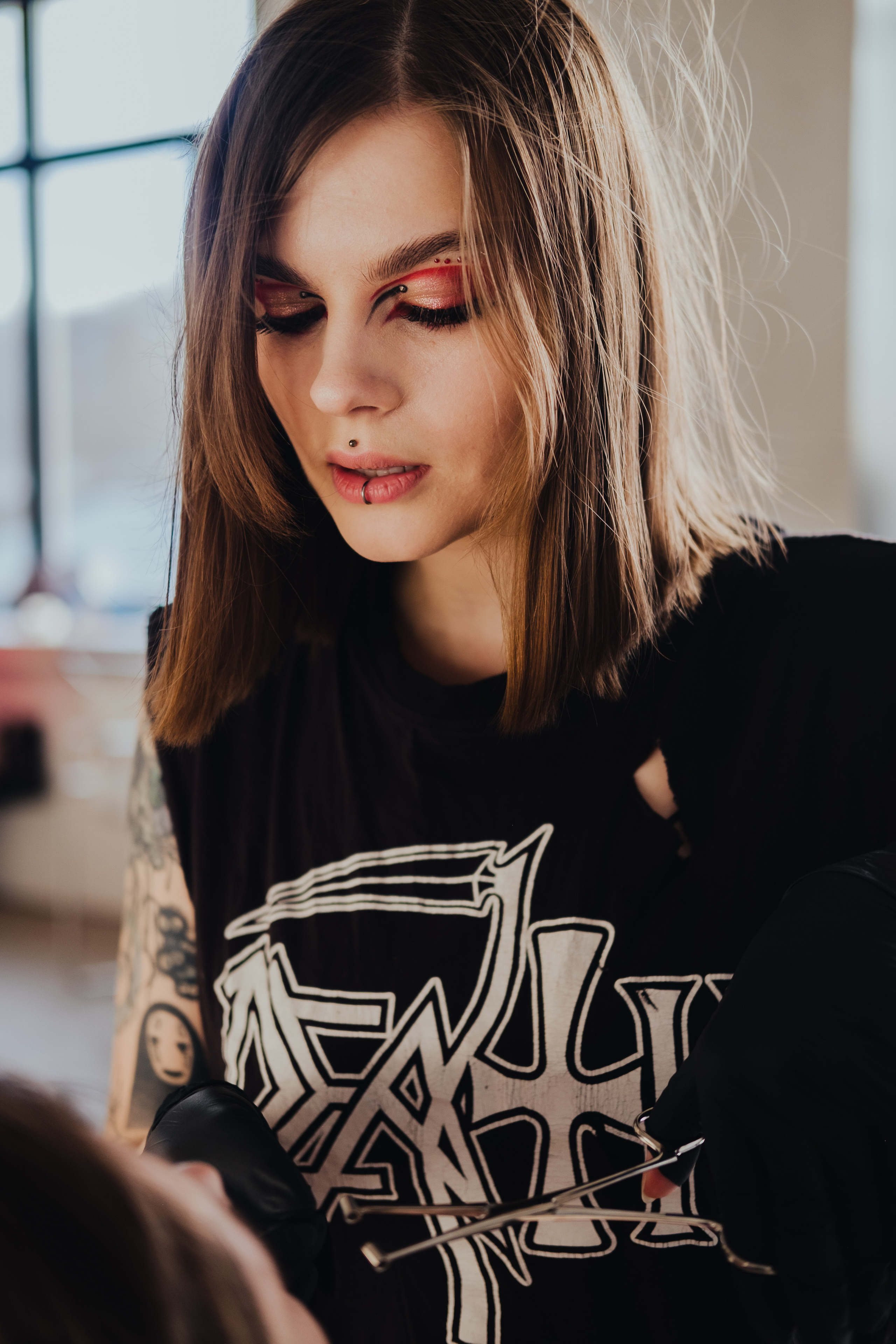 Контент съёмка для Анны пирсинг мастер. Фотограф в Иркутске Анна Мирошникова