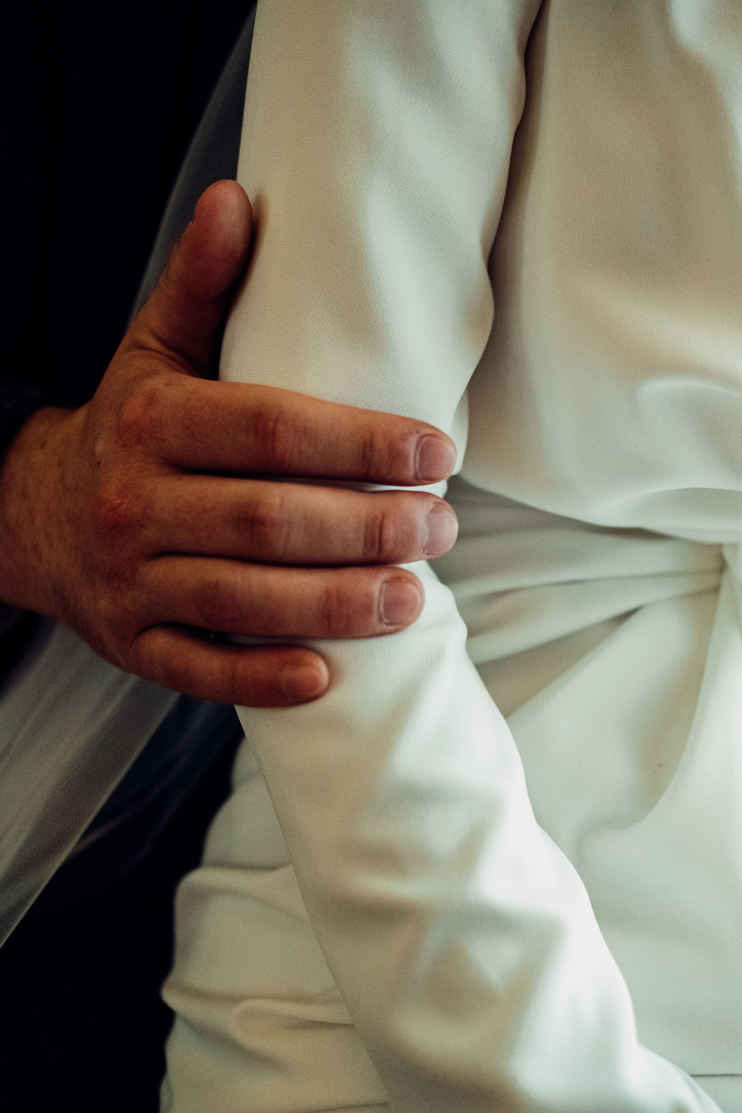 С любовью к искусству, свадьба в художественной галерее. Фотограф в Иркутске Анна Мирошникова