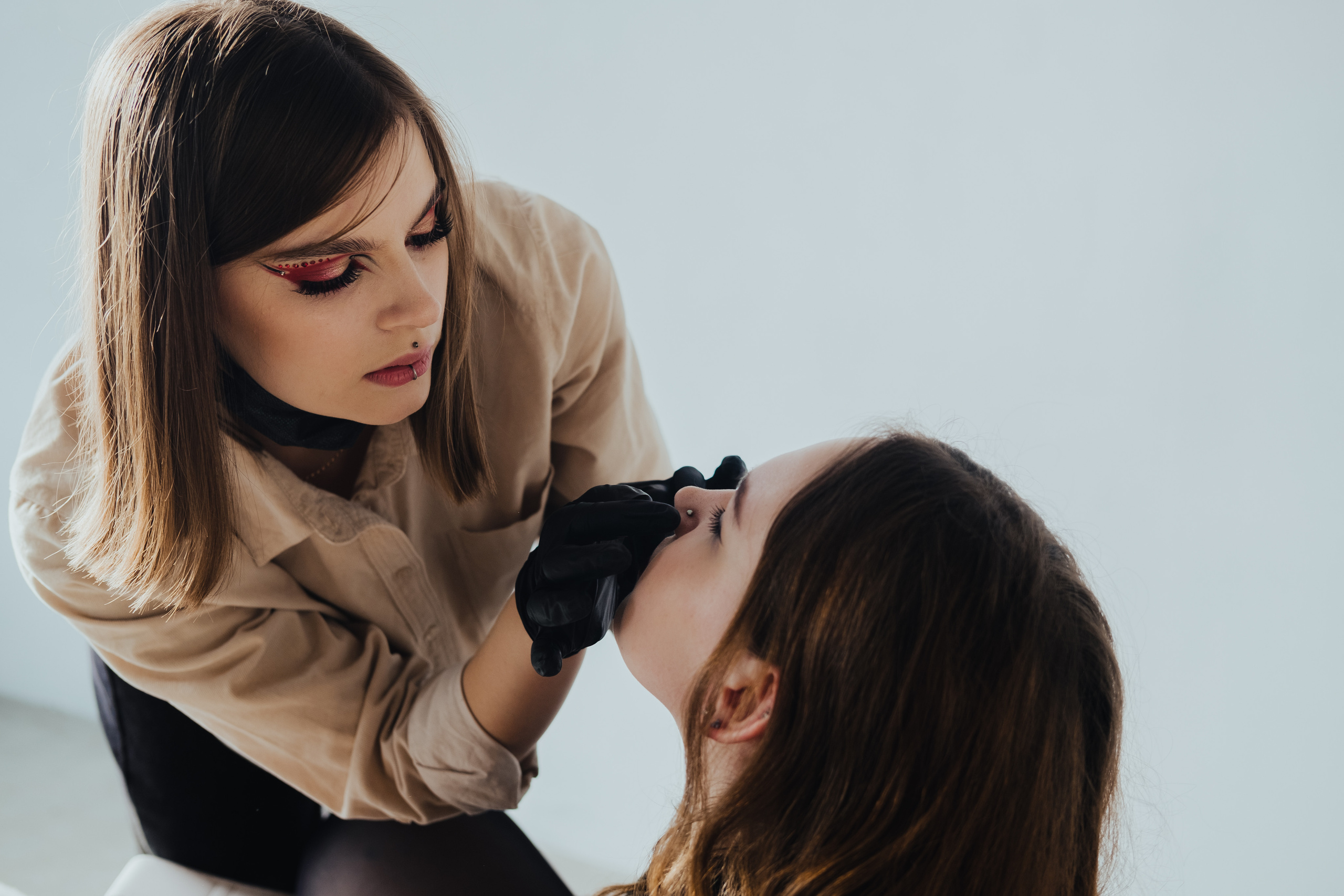 Контент съёмка для Анны пирсинг мастер. Фотограф в Иркутске Анна Мирошникова