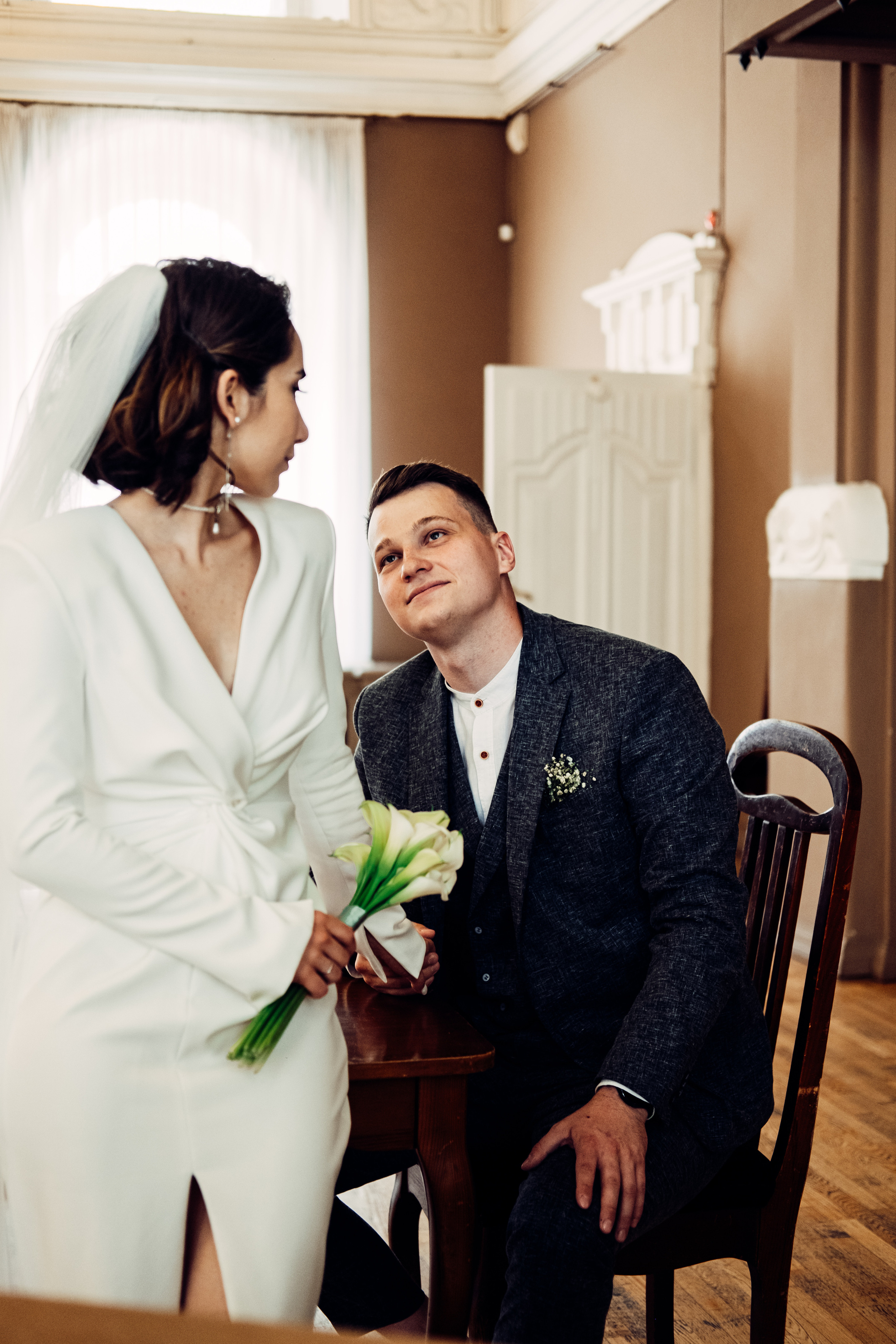 С любовью к искусству, свадьба в художественной галерее. Фотограф в Иркутске Анна Мирошникова