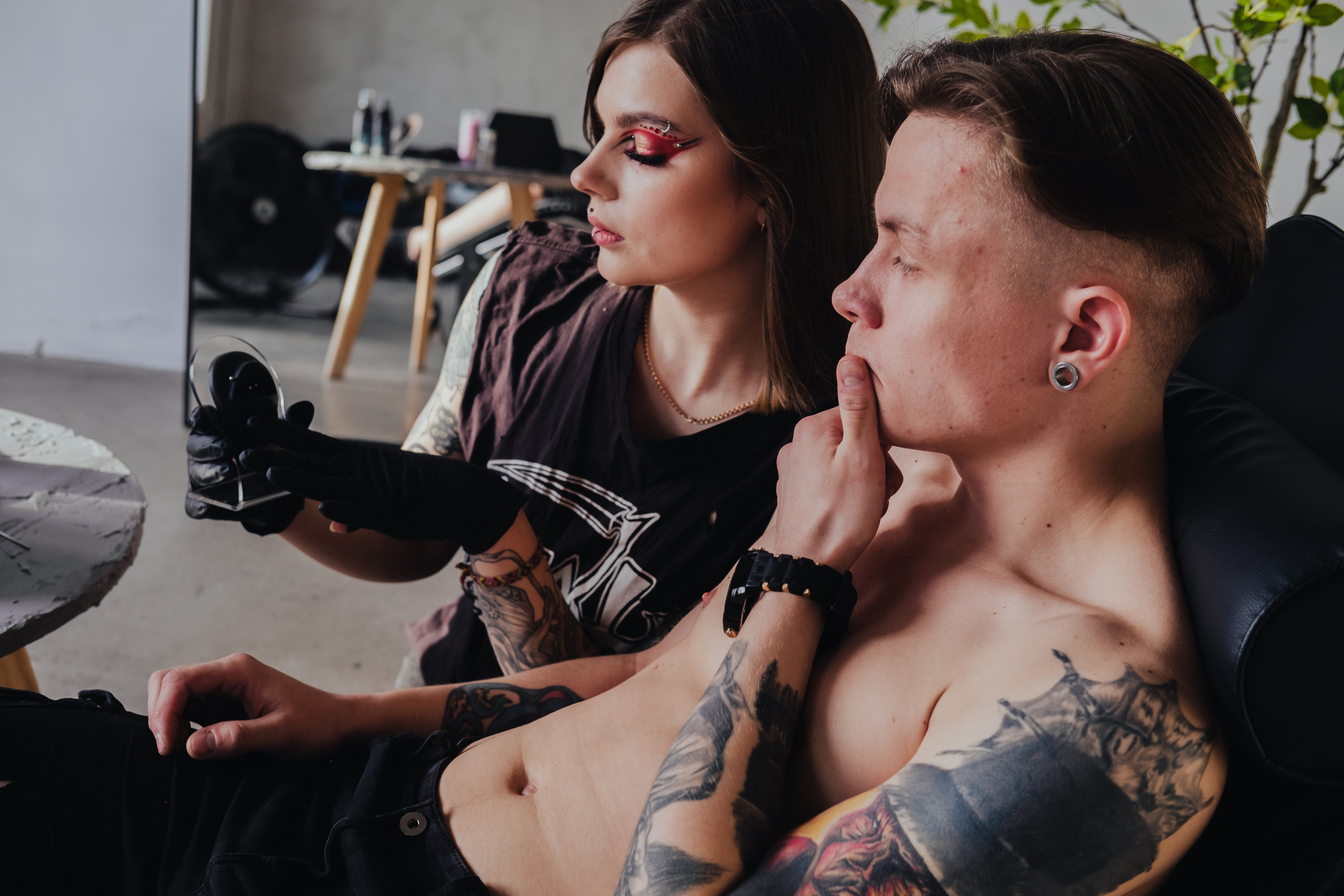 Контент съёмка для Анны пирсинг мастер. Фотограф в Иркутске Анна Мирошникова