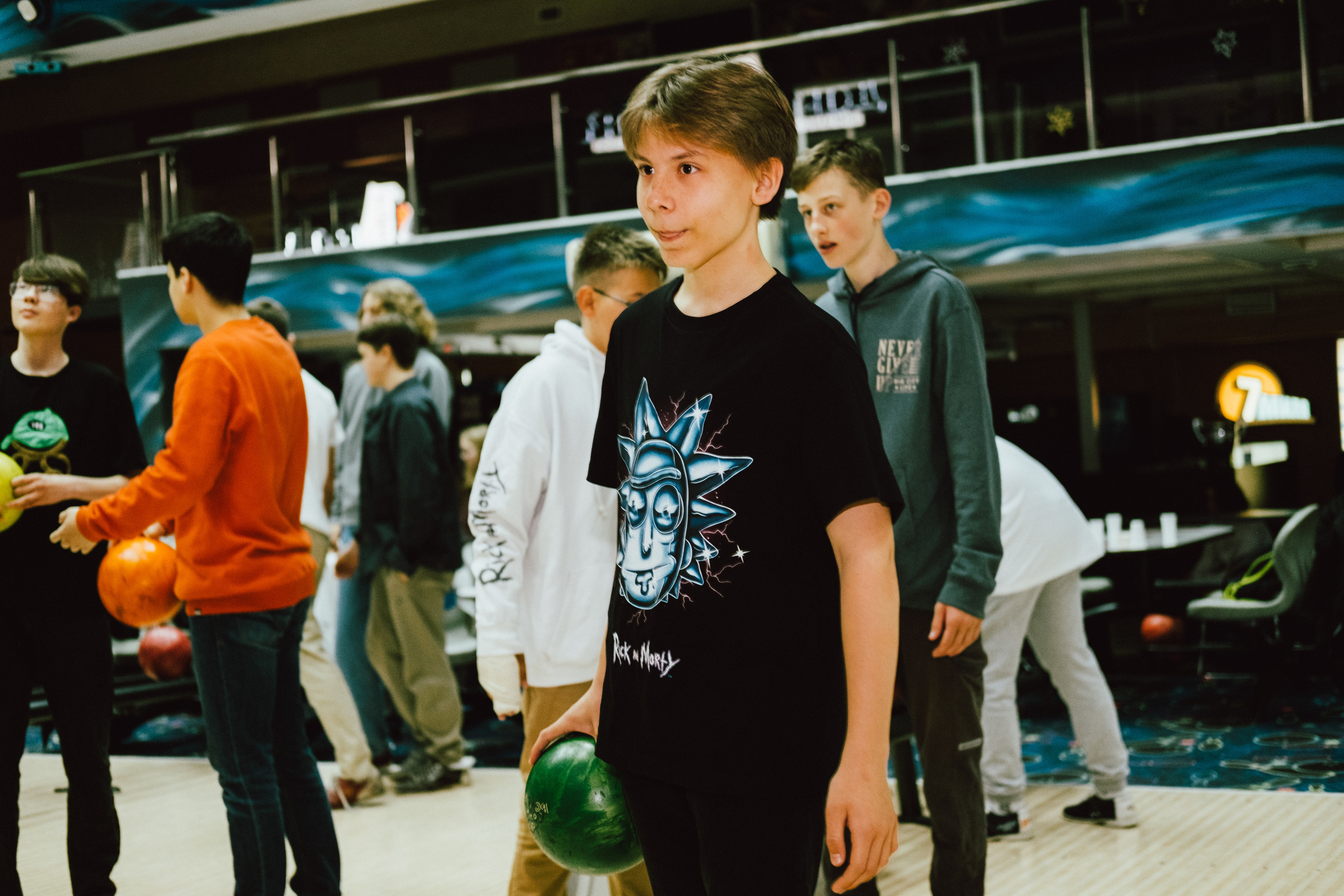 Выпускной в боулинге. Фотограф в Иркутске Анна Мирошникова