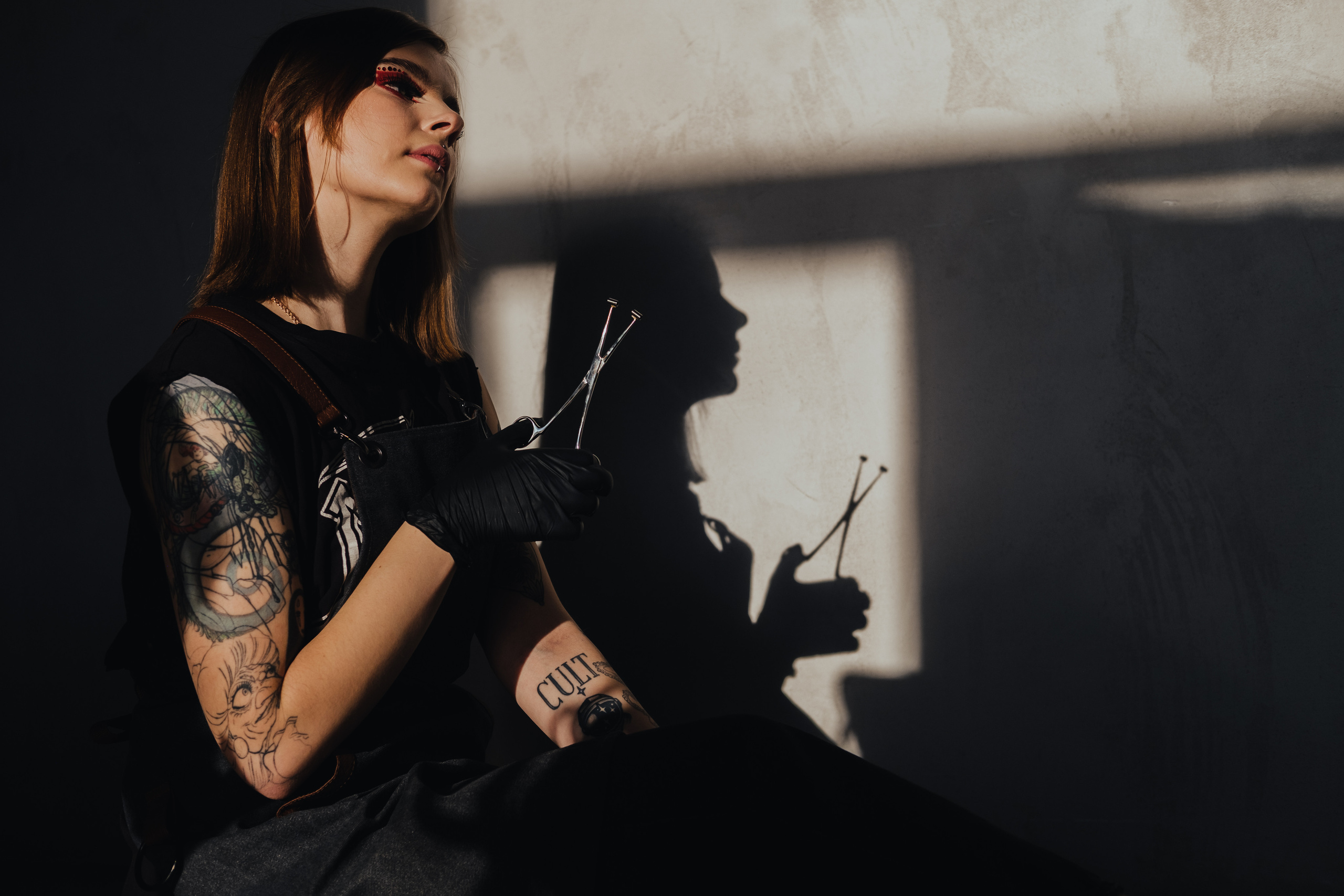 Контент съёмка для Анны пирсинг мастер. Фотограф в Иркутске Анна Мирошникова