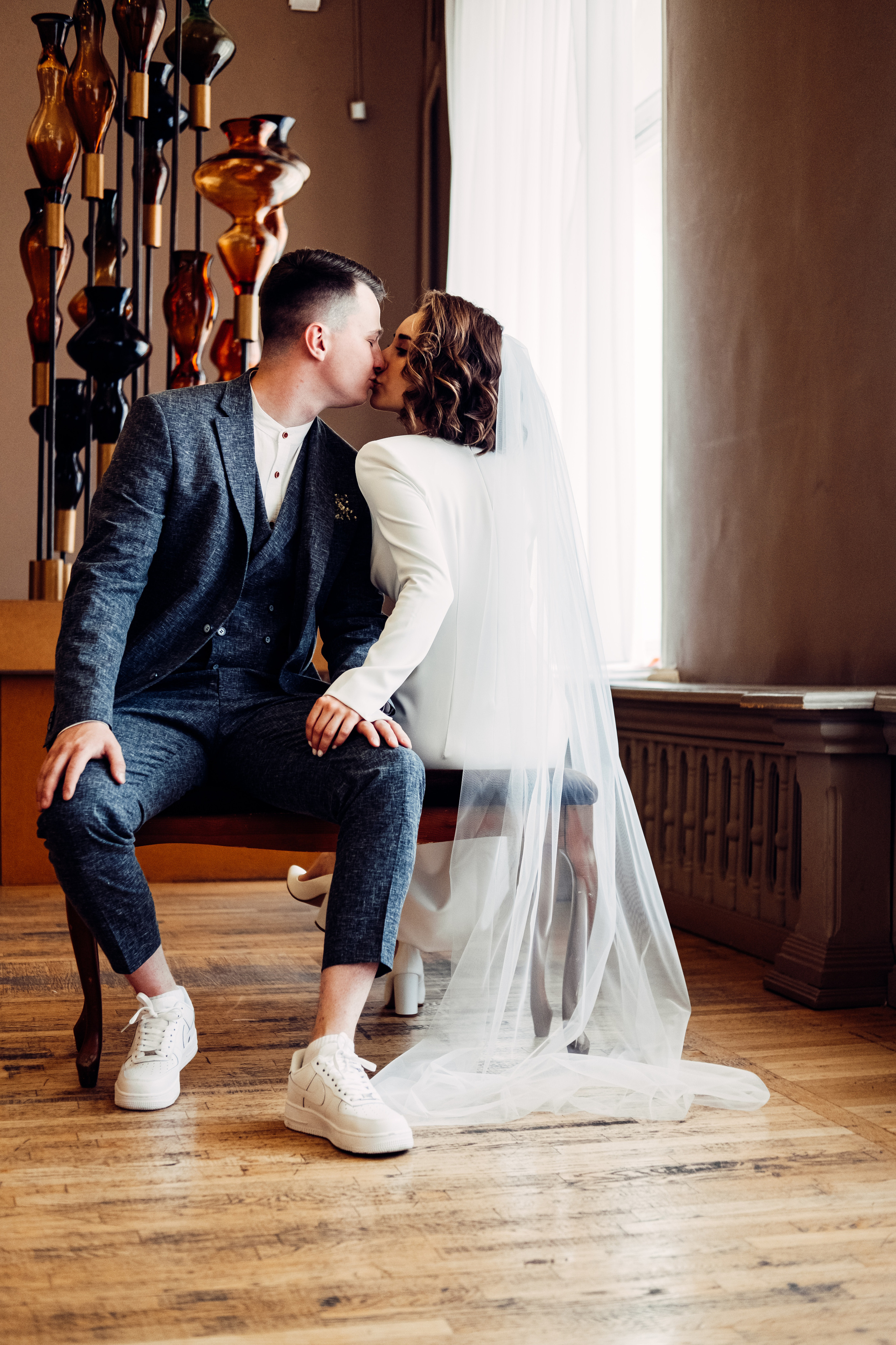 С любовью к искусству, свадьба в художественной галерее. Фотограф в Иркутске Анна Мирошникова