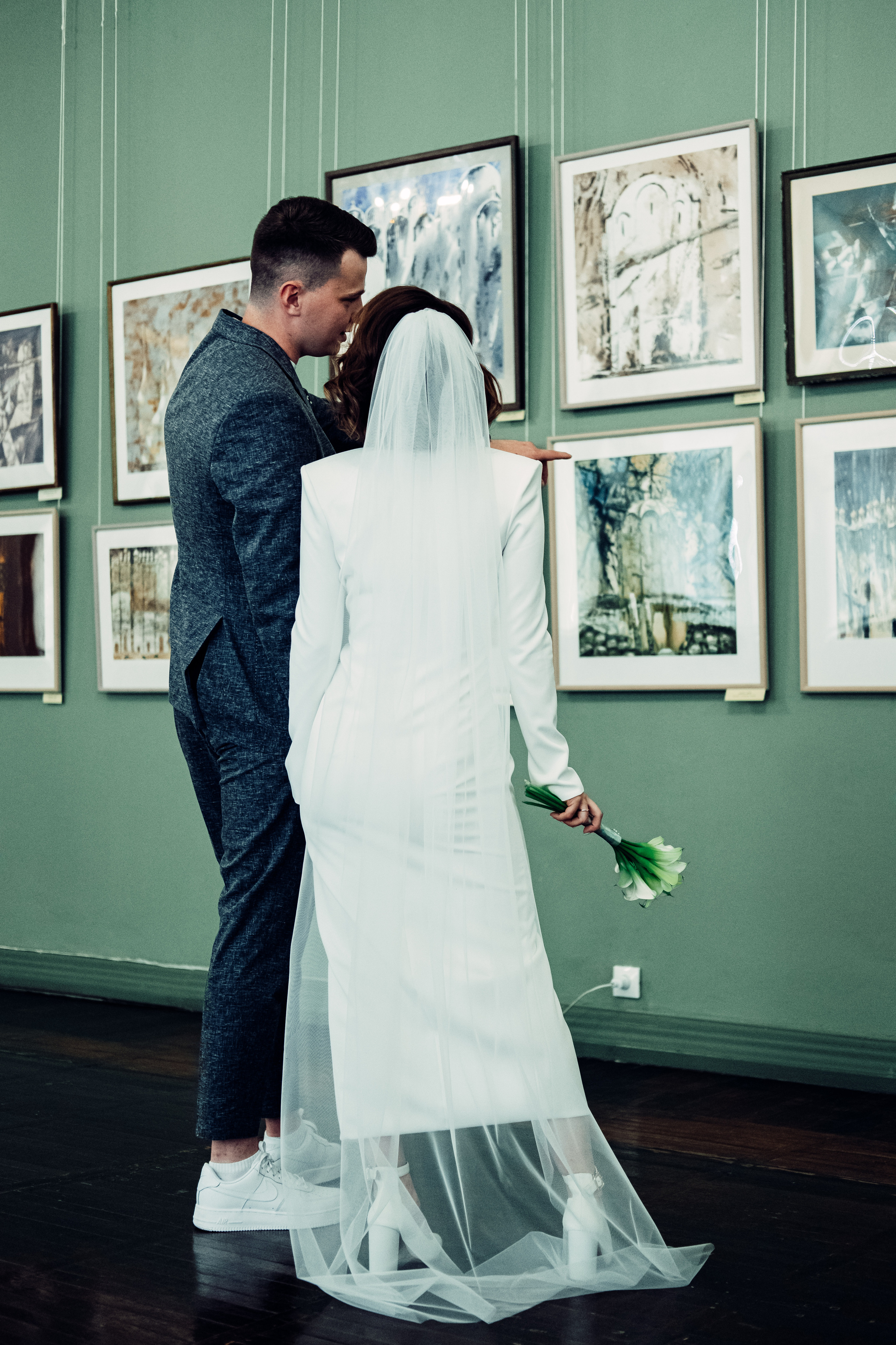 С любовью к искусству, свадьба в художественной галерее. Фотограф в Иркутске Анна Мирошникова