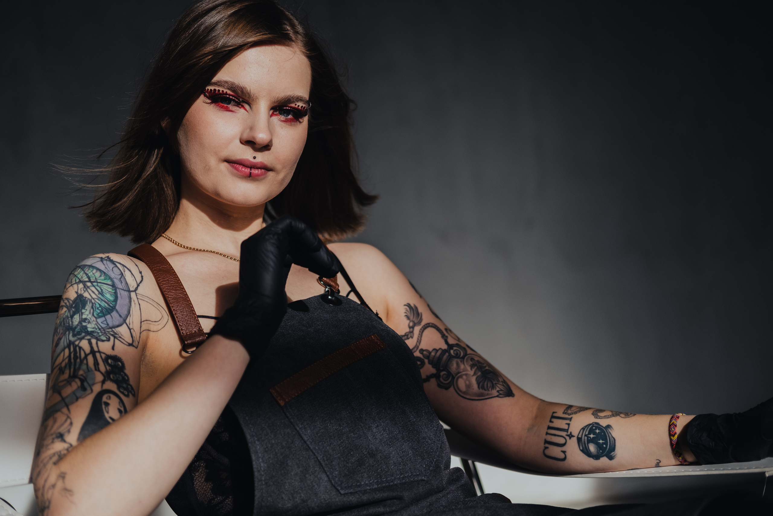 Контент съёмка для Анны пирсинг мастер. Фотограф в Иркутске Анна Мирошникова