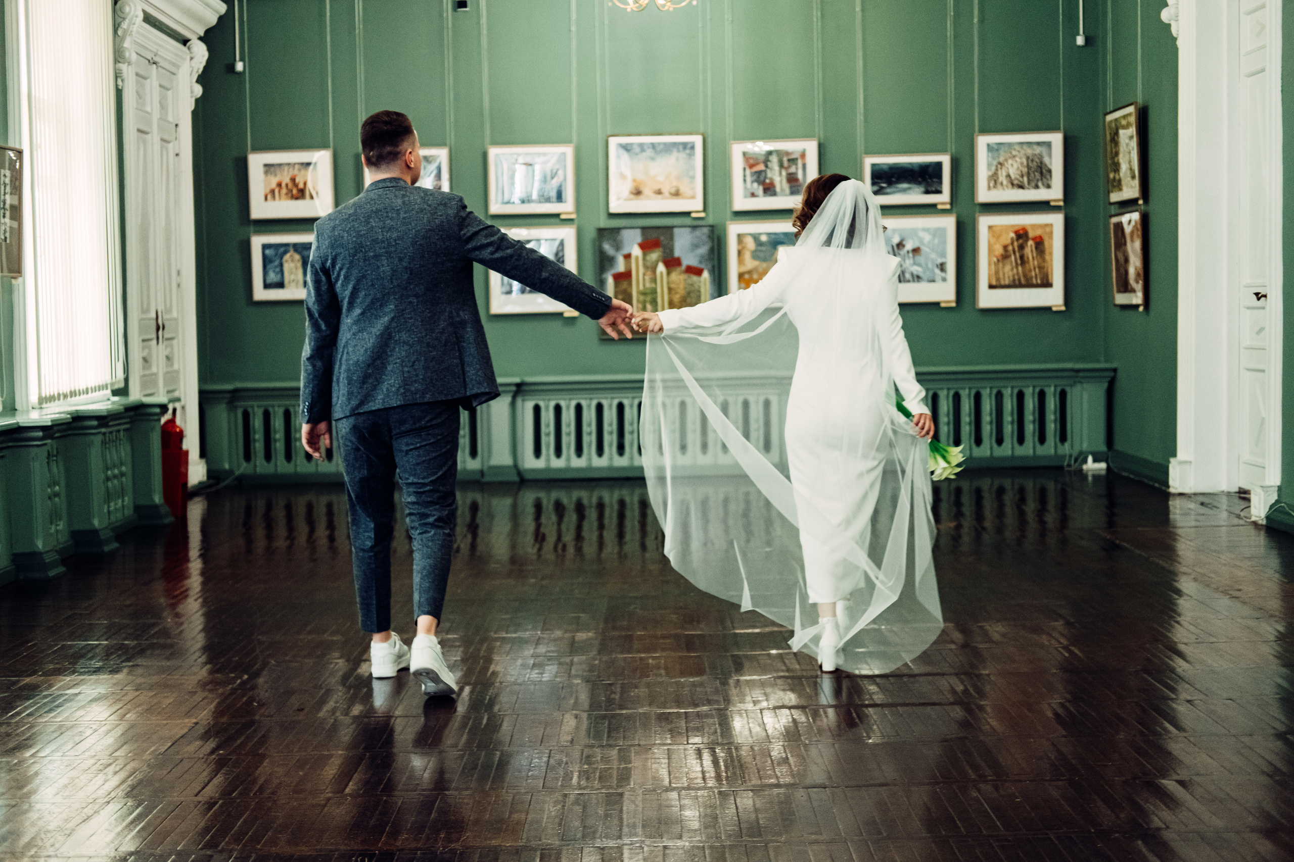 С любовью к искусству, свадьба в художественной галерее. Фотограф в Иркутске Анна Мирошникова