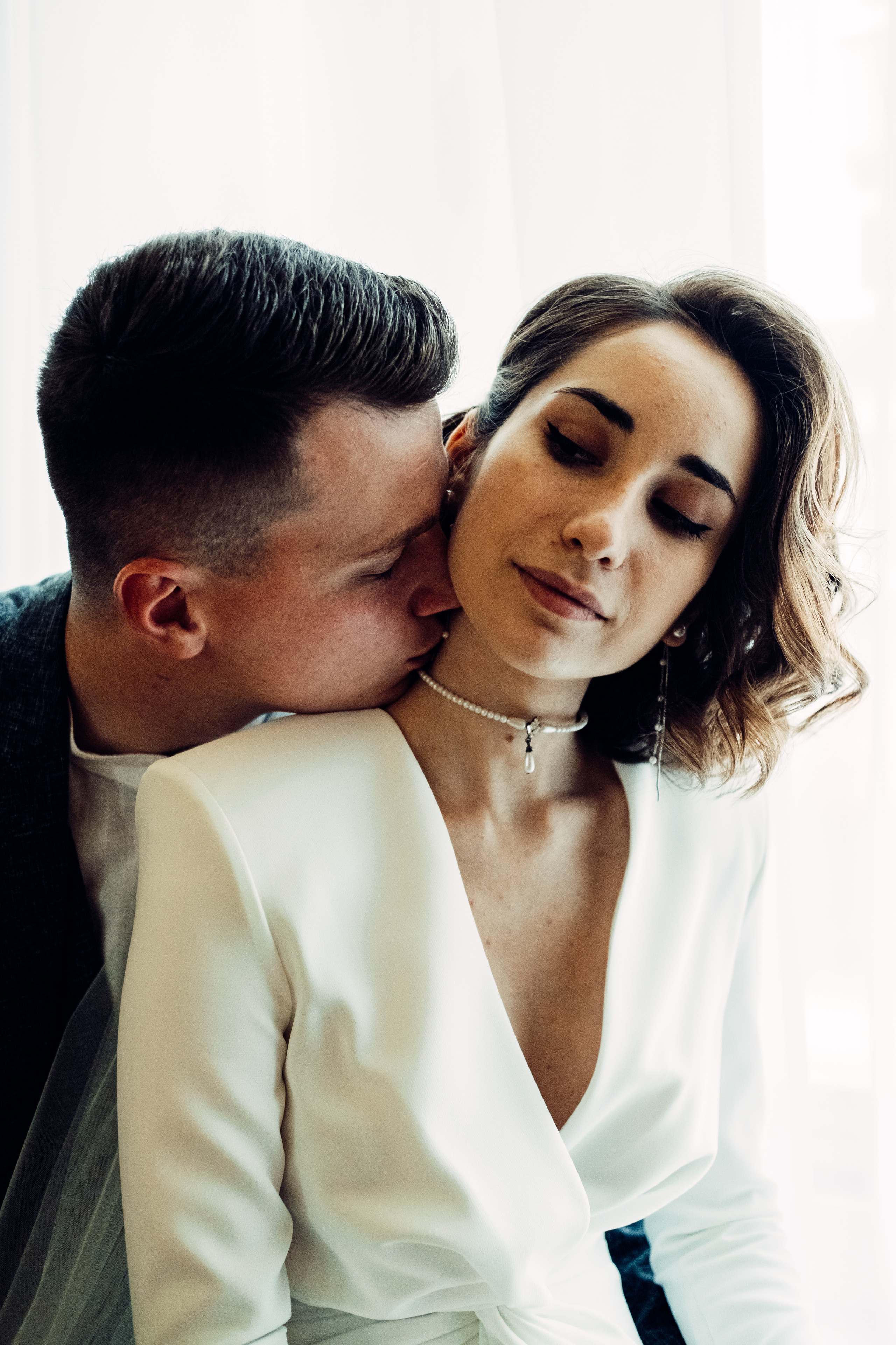 С любовью к искусству, свадьба в художественной галерее. Фотограф в Иркутске Анна Мирошникова