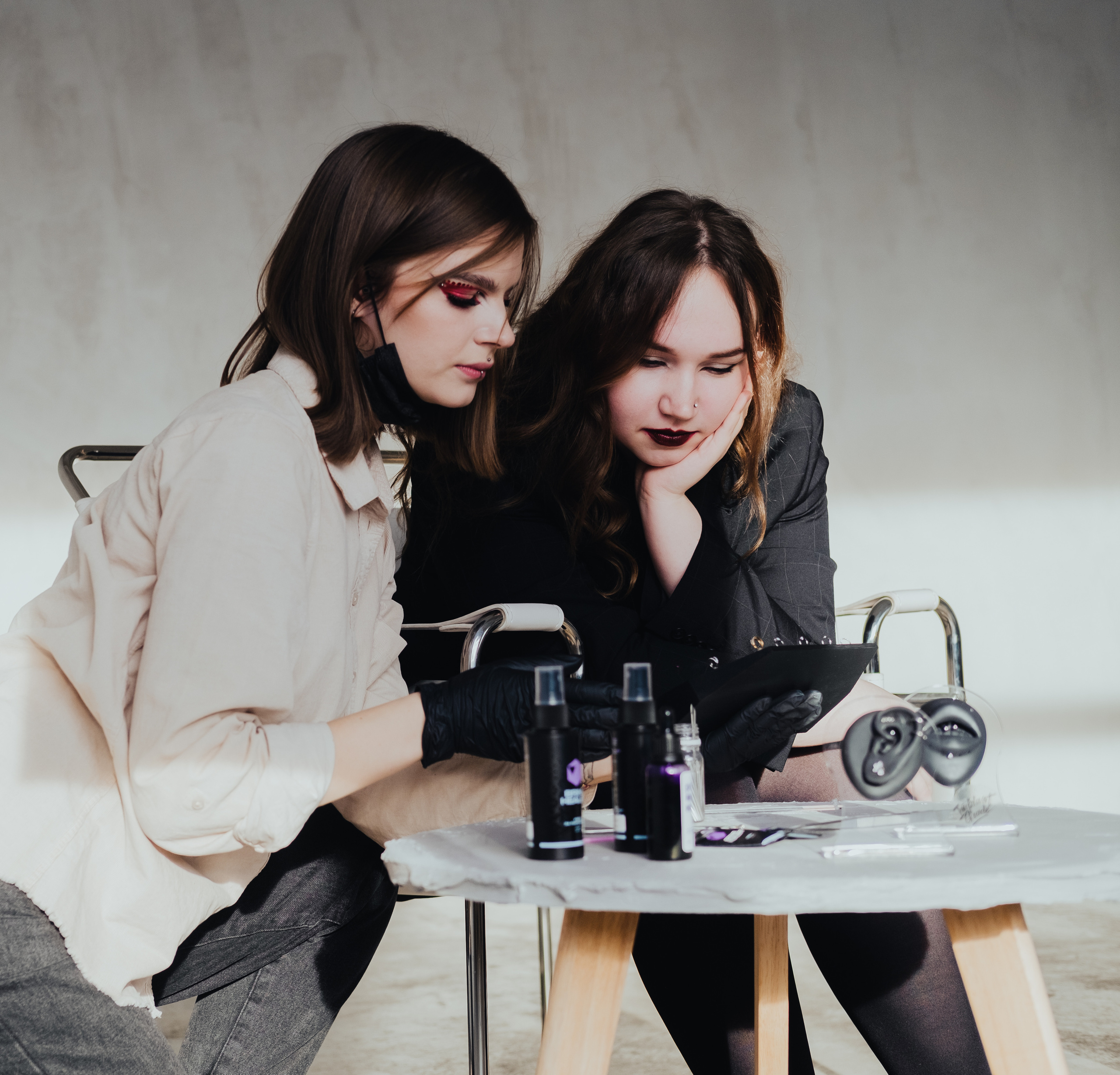 Контент съёмка для Анны пирсинг мастер. Фотограф в Иркутске Анна Мирошникова