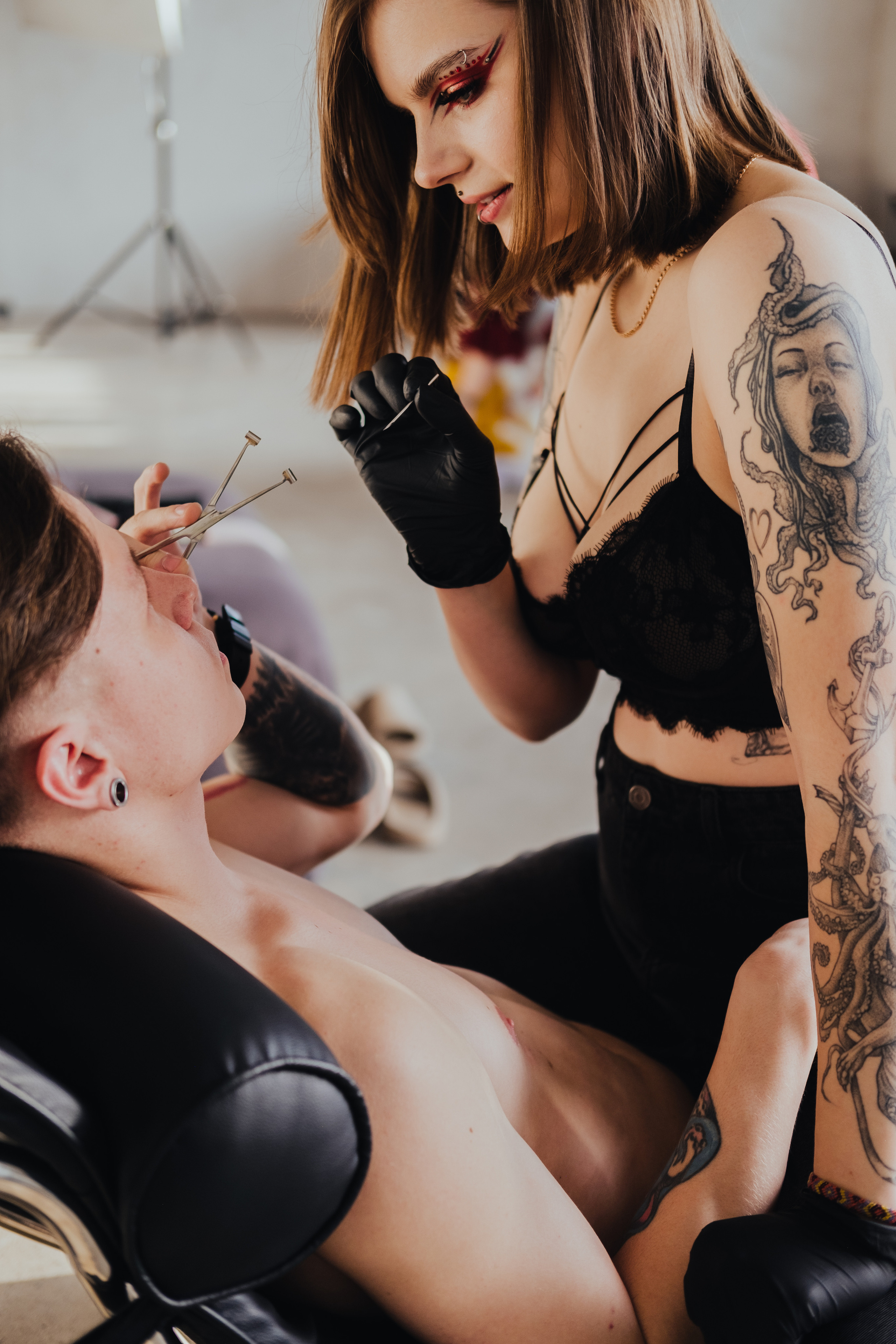 Контент съёмка для Анны пирсинг мастер. Фотограф в Иркутске Анна Мирошникова