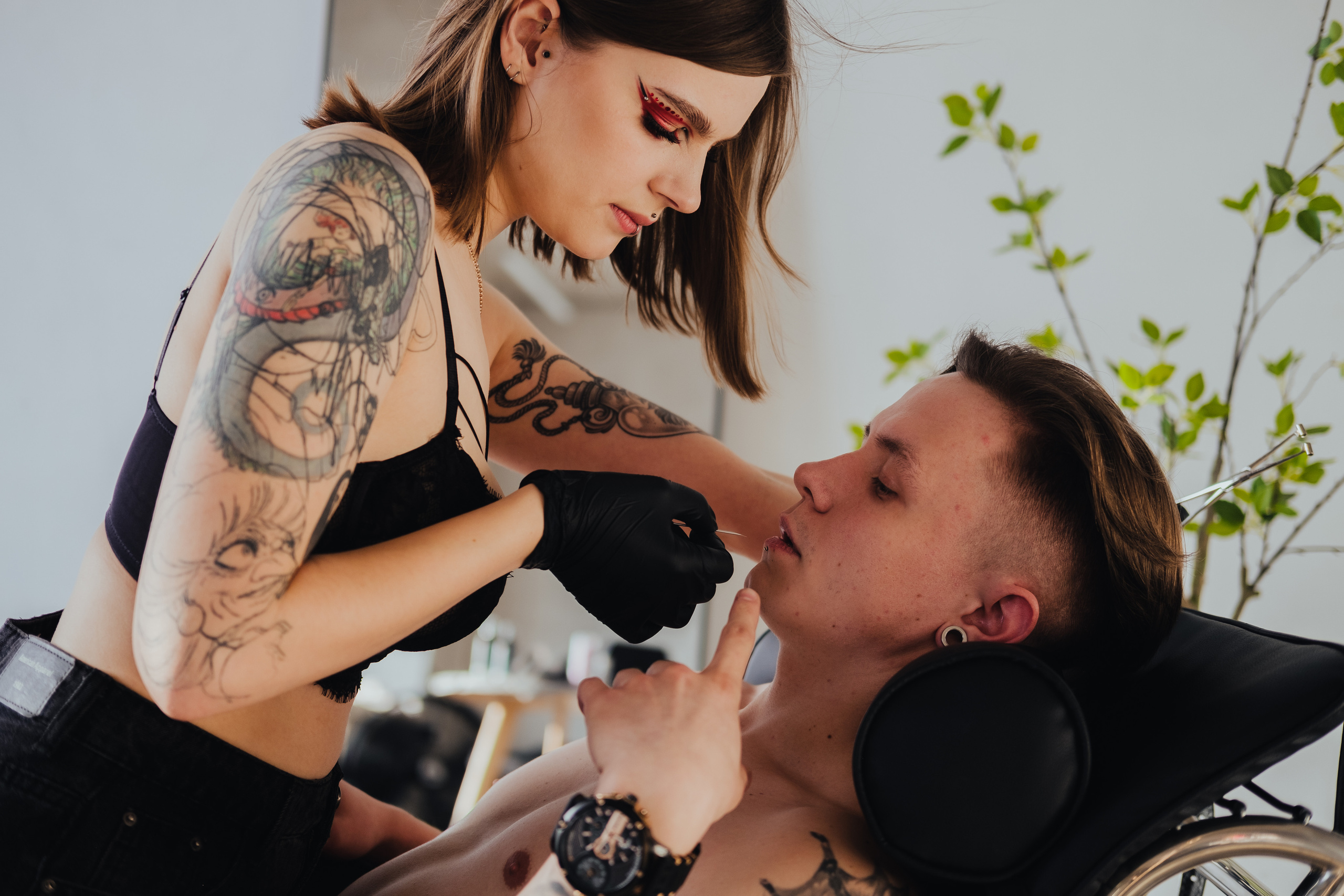 Контент съёмка для Анны пирсинг мастер. Фотограф в Иркутске Анна Мирошникова