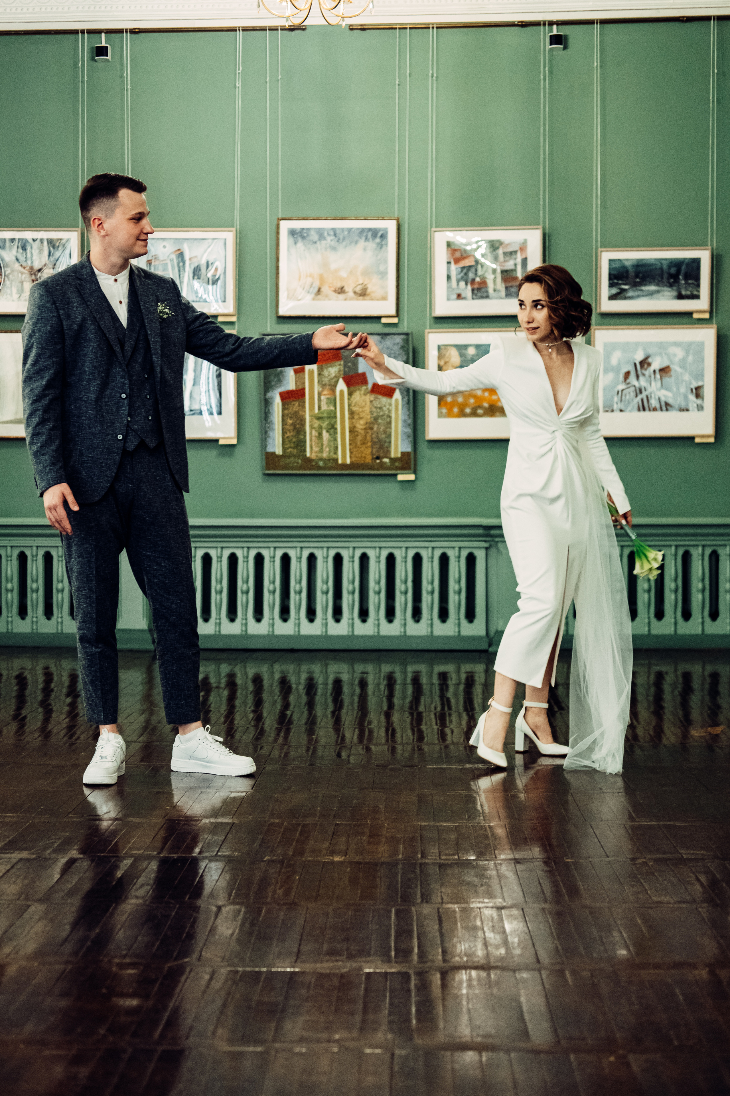 С любовью к искусству, свадьба в художественной галерее. Фотограф в Иркутске Анна Мирошникова