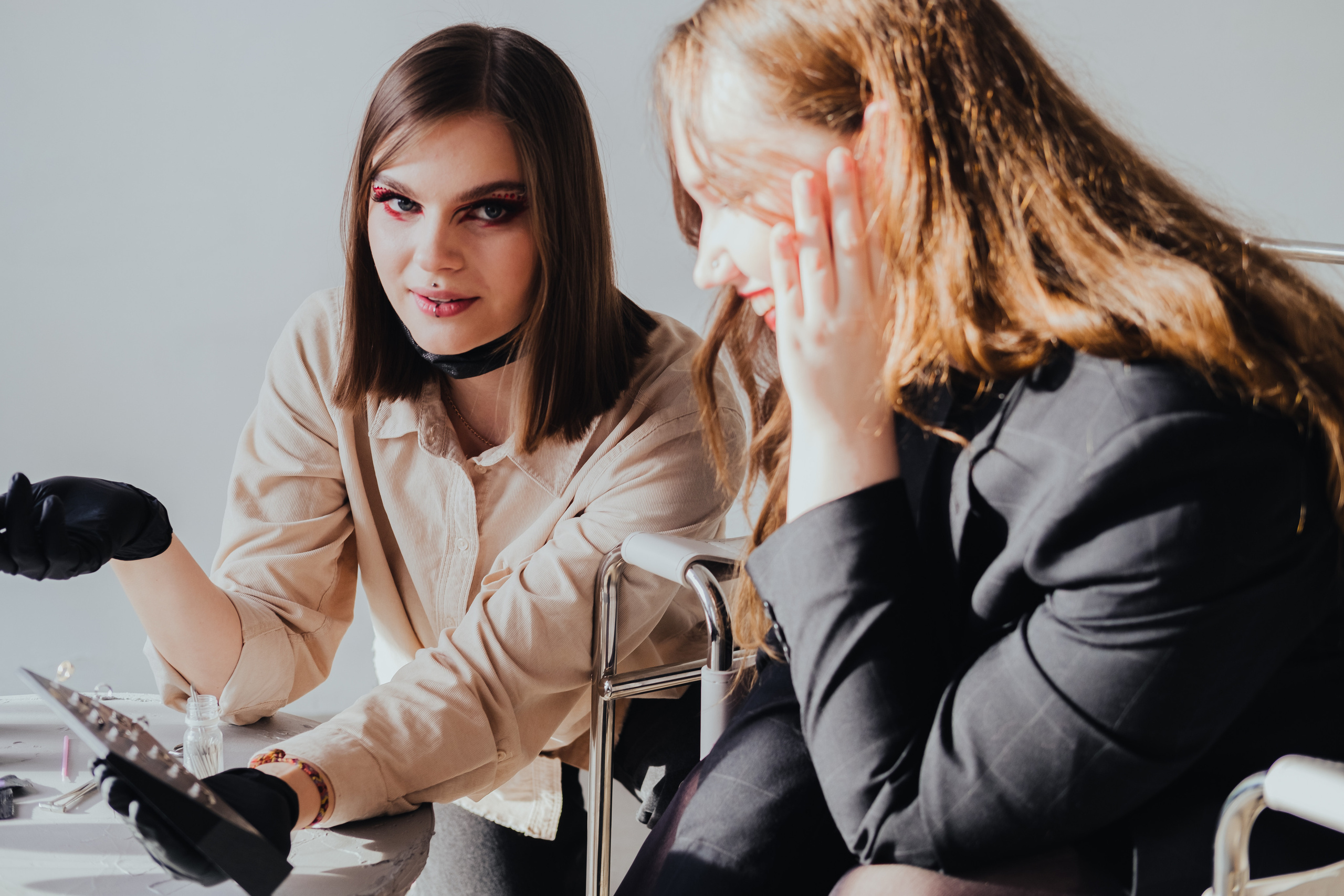 Контент съёмка для Анны пирсинг мастер. Фотограф в Иркутске Анна Мирошникова