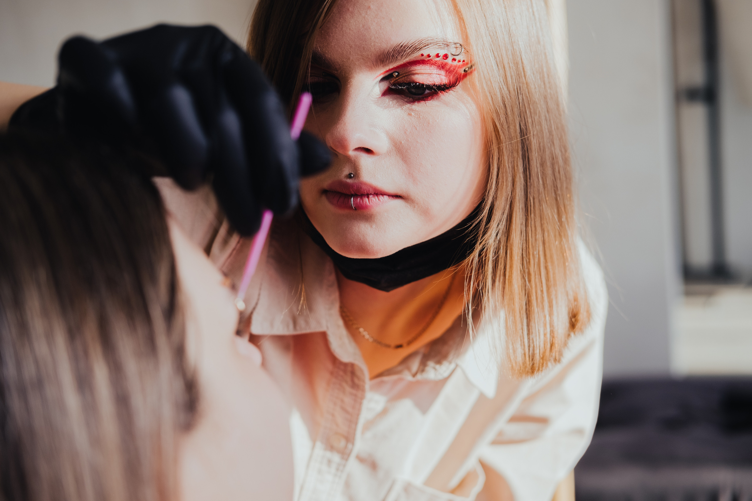 Контент съёмка для Анны пирсинг мастер. Фотограф в Иркутске Анна Мирошникова