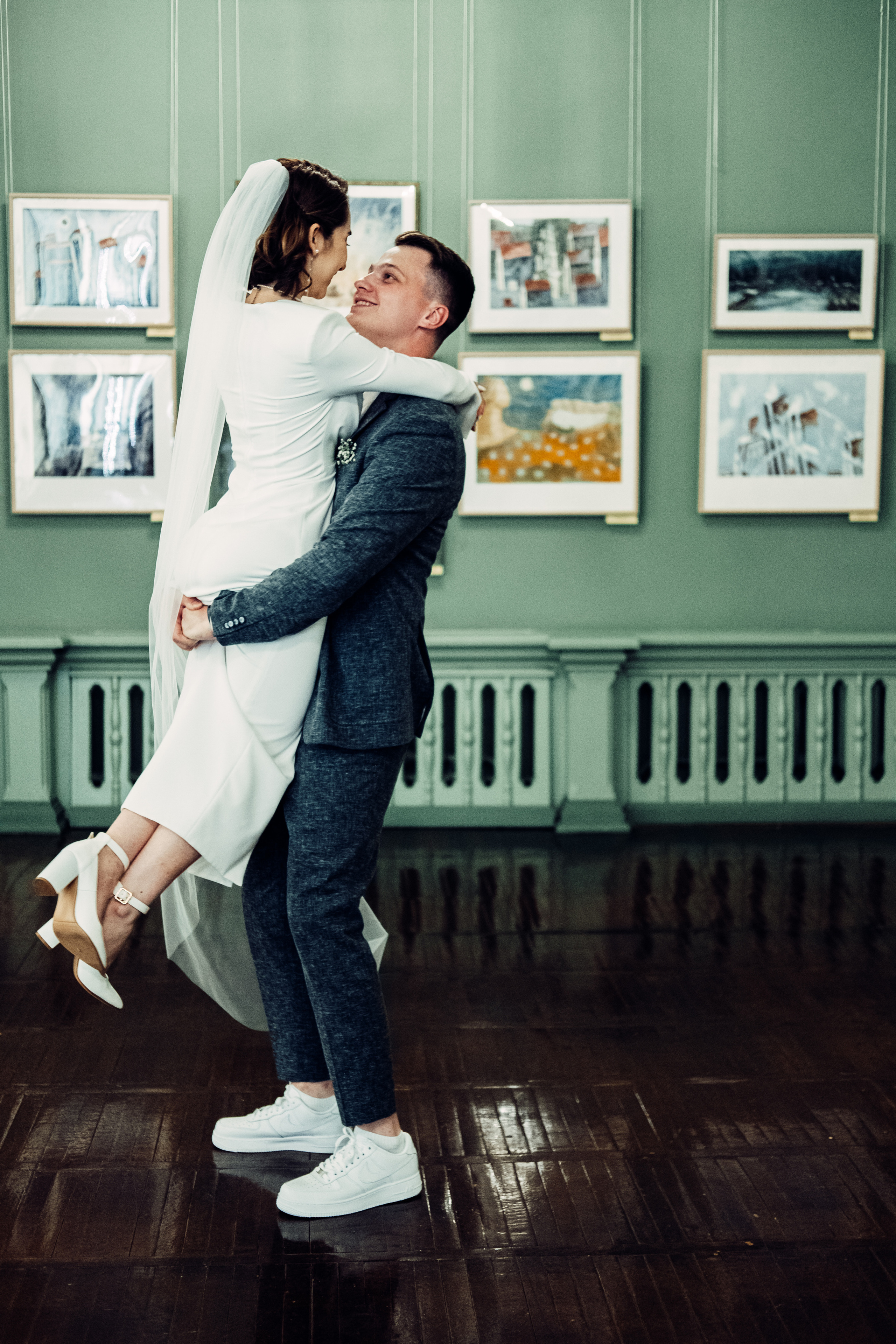 С любовью к искусству, свадьба в художественной галерее. Фотограф в Иркутске Анна Мирошникова