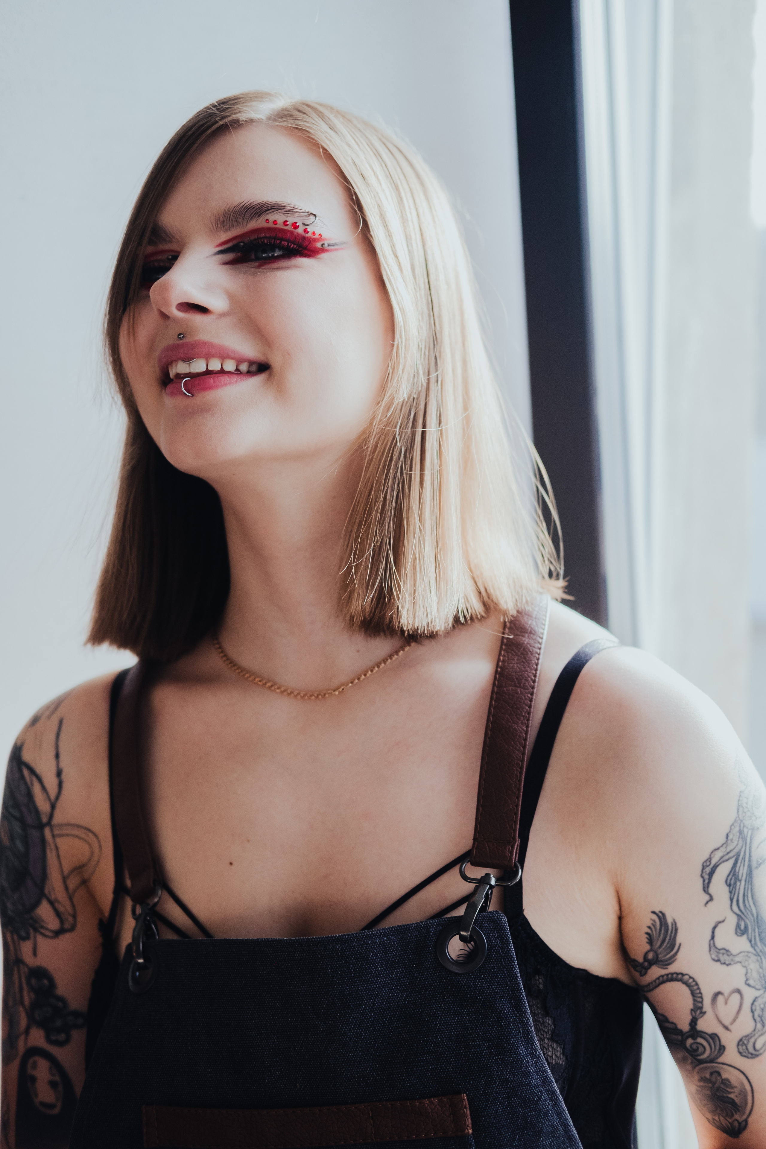 Контент съёмка для Анны пирсинг мастер. Фотограф в Иркутске Анна Мирошникова