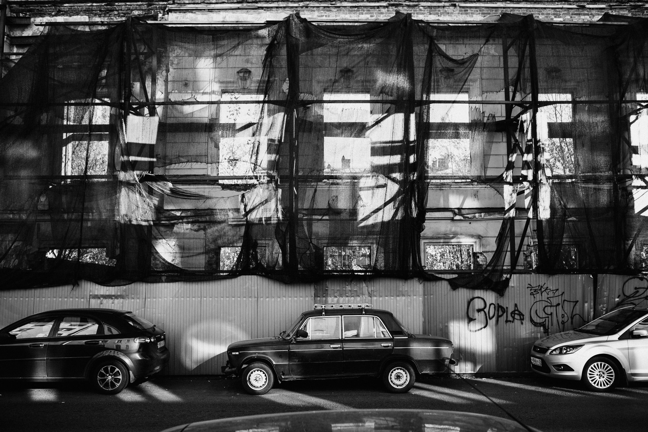 Жанровая фотография. Nastya Marchenko — based in Moscow Art and Documentary photographer. Works with memory, revelation, vulnerability & human states worldwide