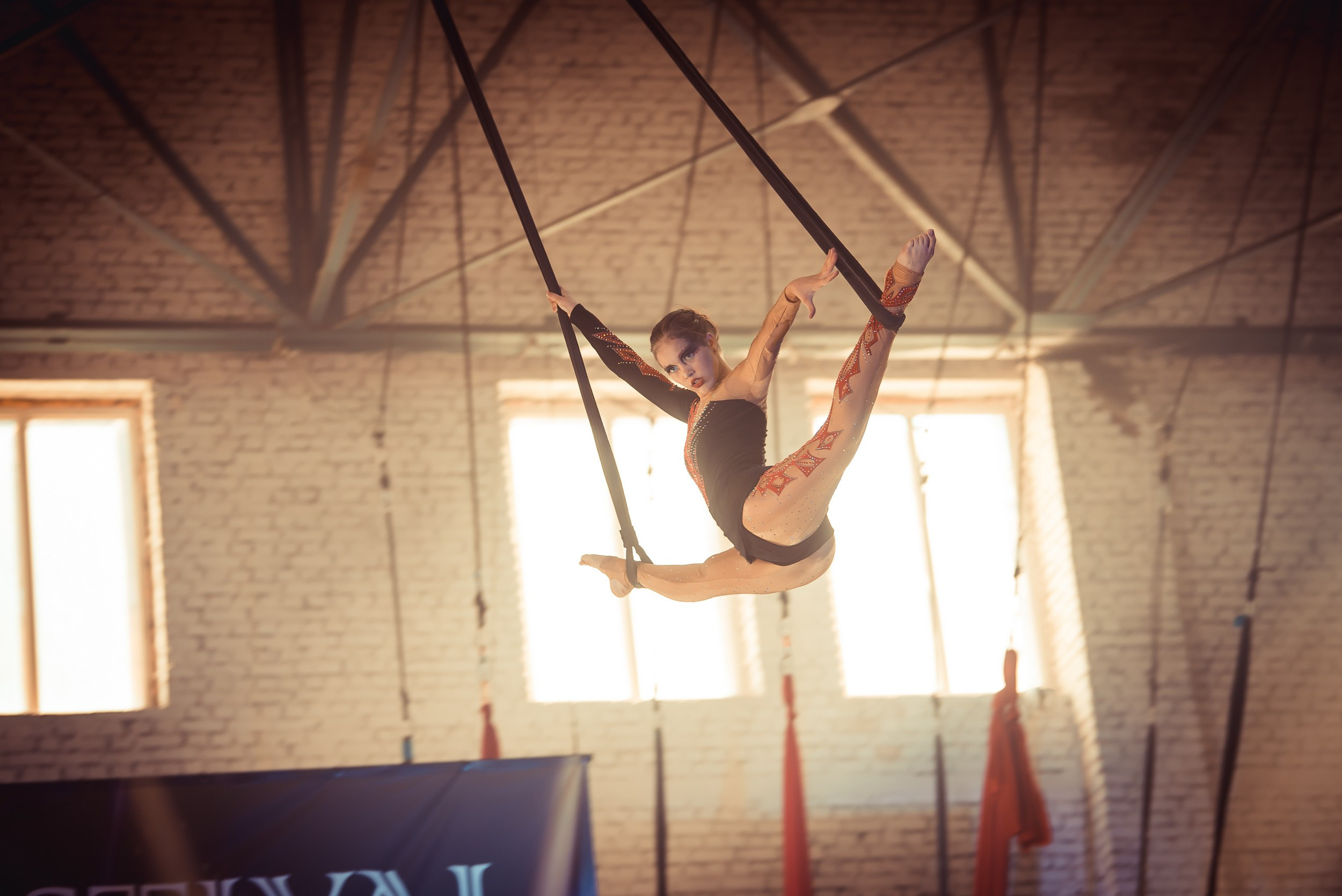 Воздух. Poledance фотограф Виктор Халимон