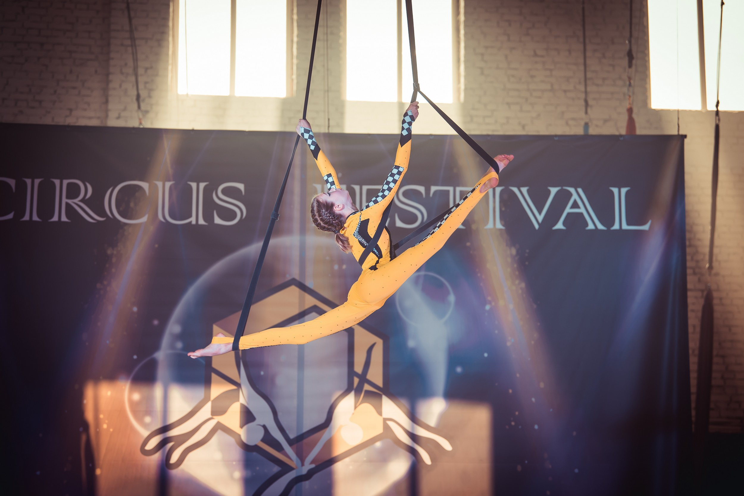 Воздух. Poledance фотограф Виктор Халимон