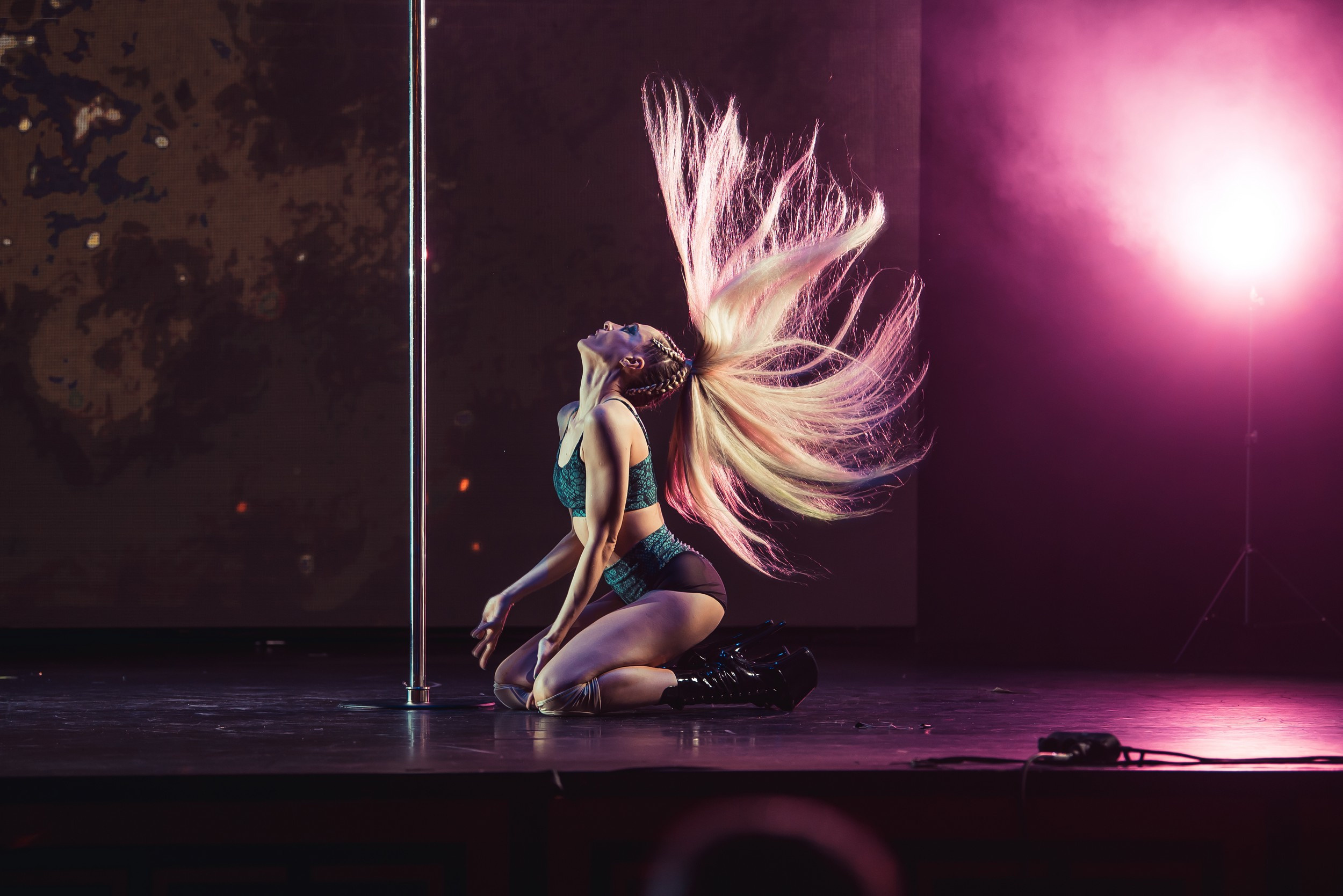 Пилон. Poledance фотограф Виктор Халимон