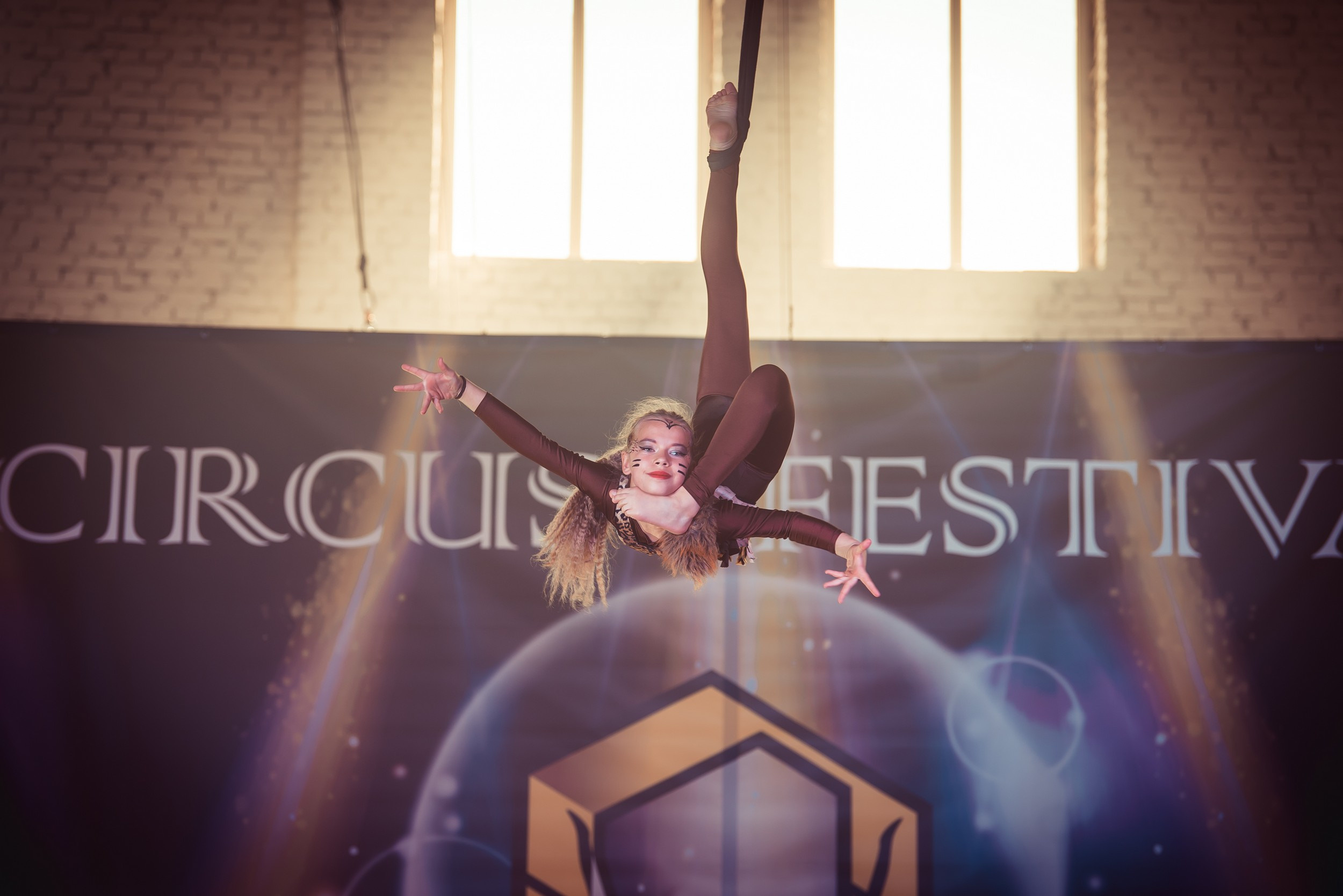 Воздух. Poledance фотограф Виктор Халимон