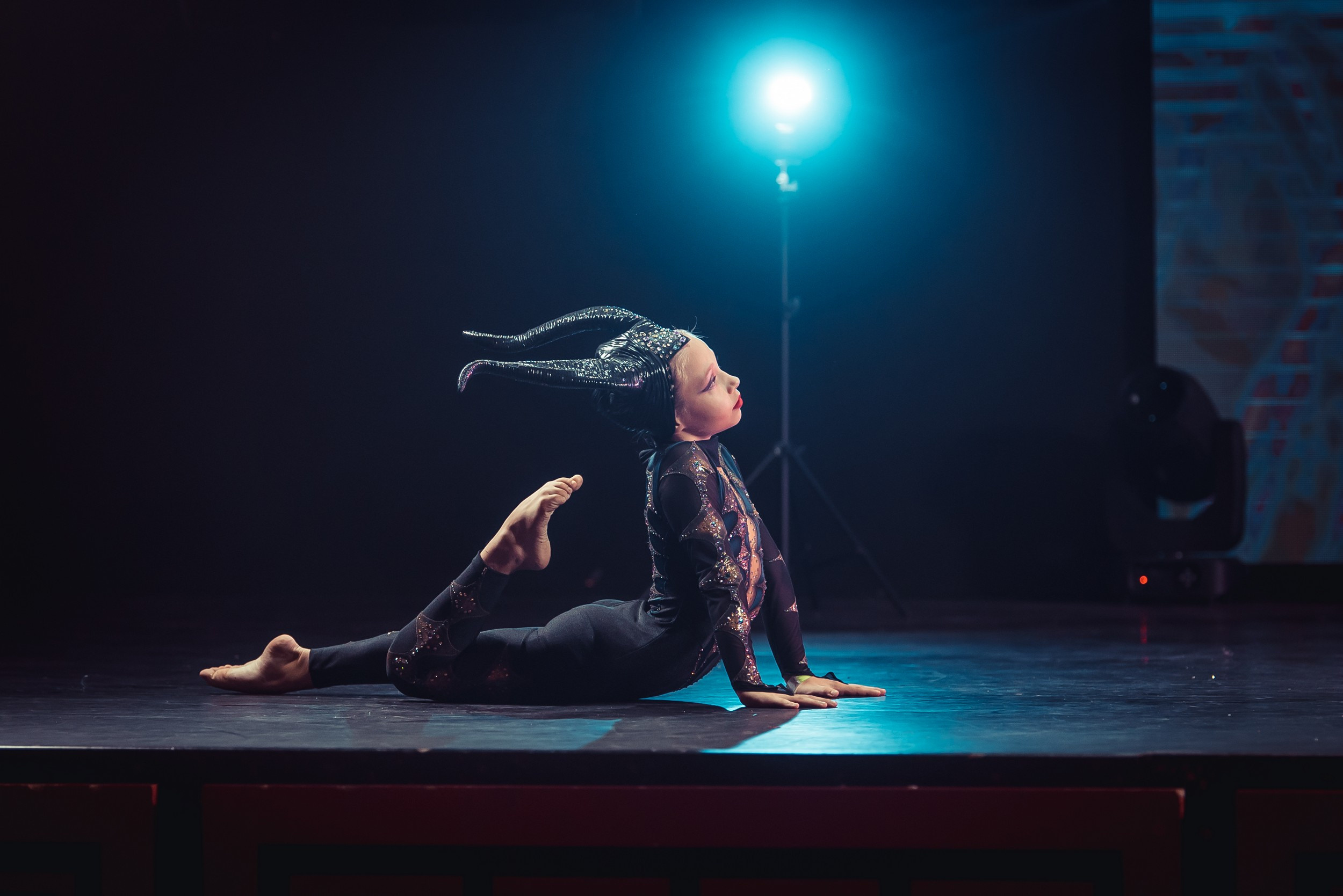 Воздух. Poledance фотограф Виктор Халимон