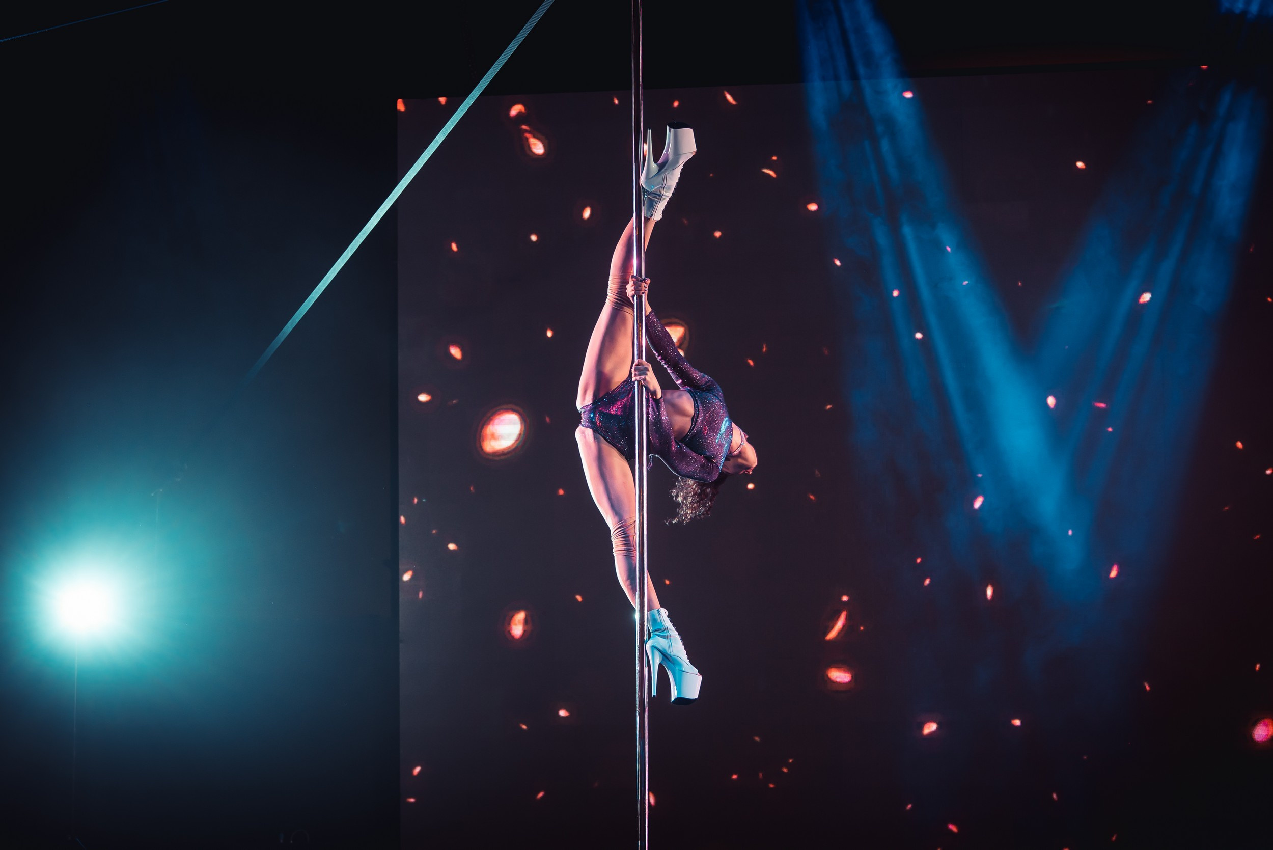 Пилон. Poledance фотограф Виктор Халимон