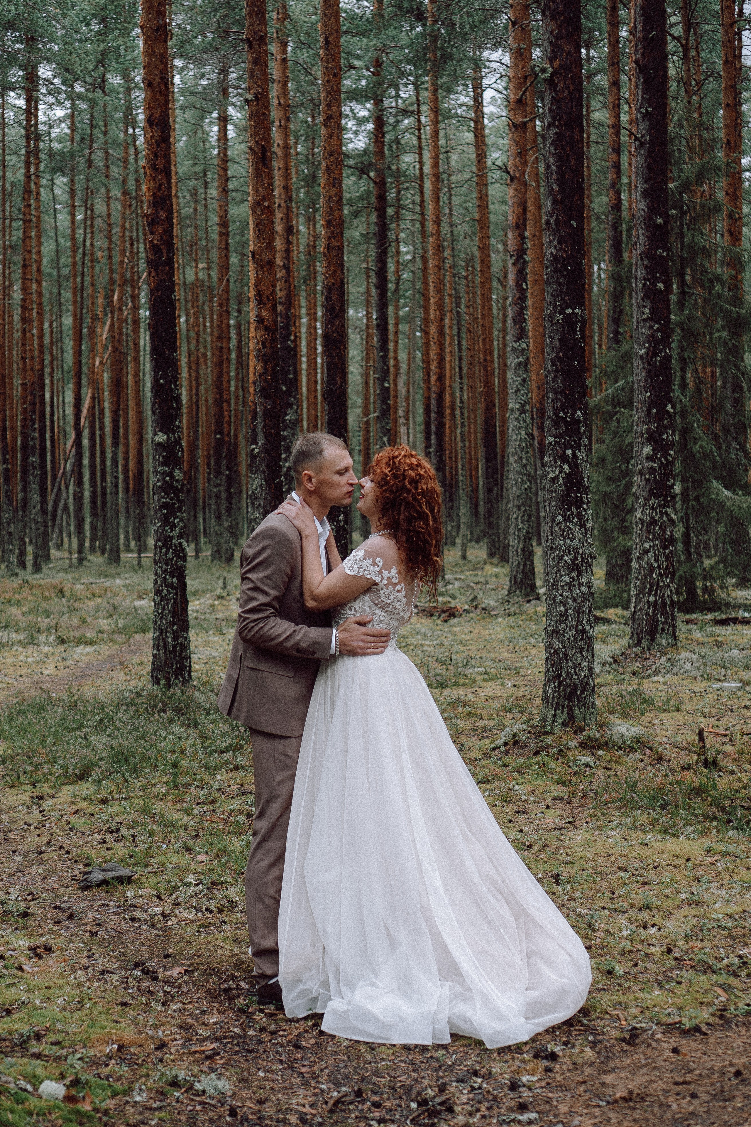 СВАДЕБНАЯ ФОТОСЕССИИЯ ПАРЫ В ГОРОДЕ ПРИОЗЕРСК В СОСНОВОМ ЛЕСУ И С ПИКАПОМ. Профессиональный фотограф, Санкт-Петербург — Виктория Богомолова