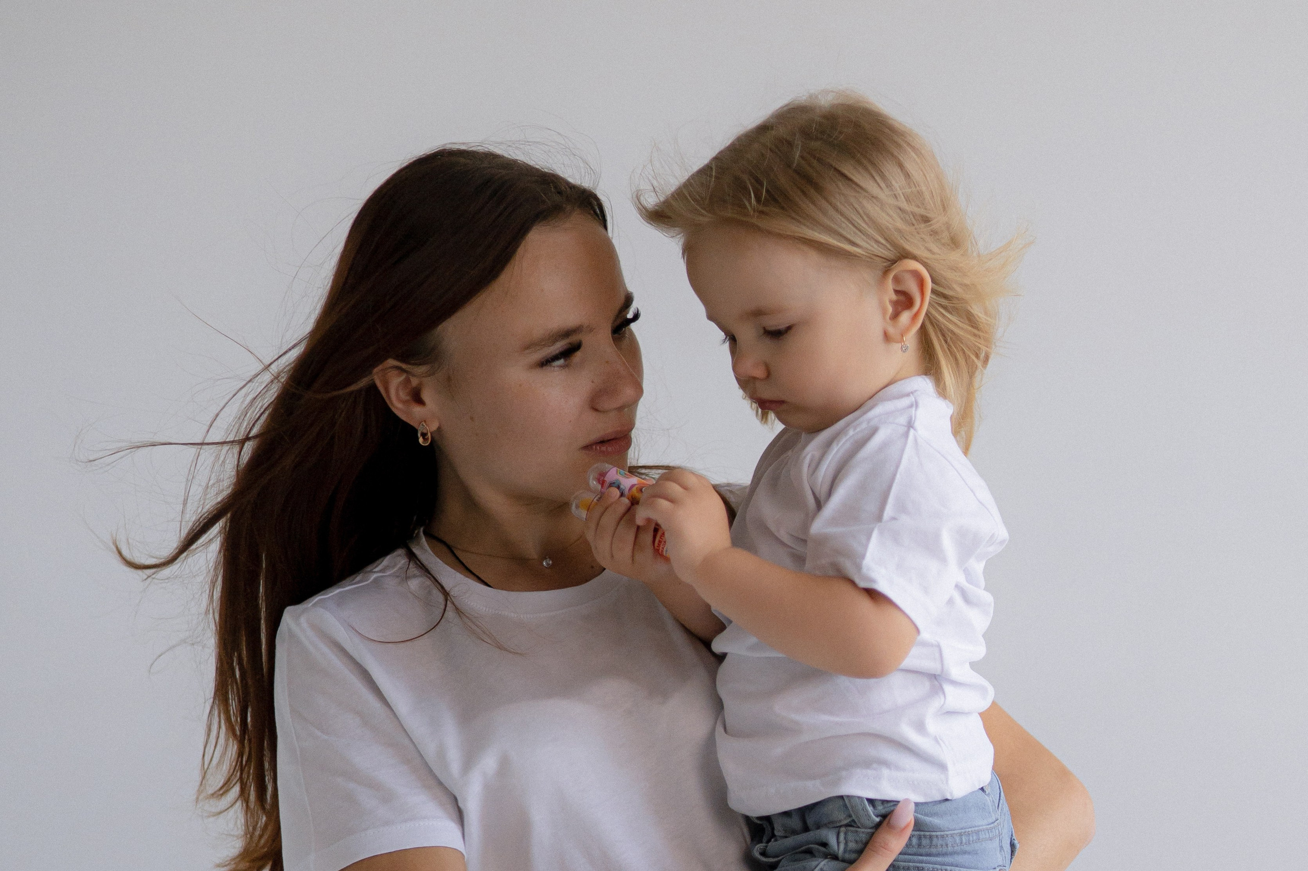 Настя и Таня с любимками. Свадебный и семейный фотограф в Магнитогорске Катя Буряк