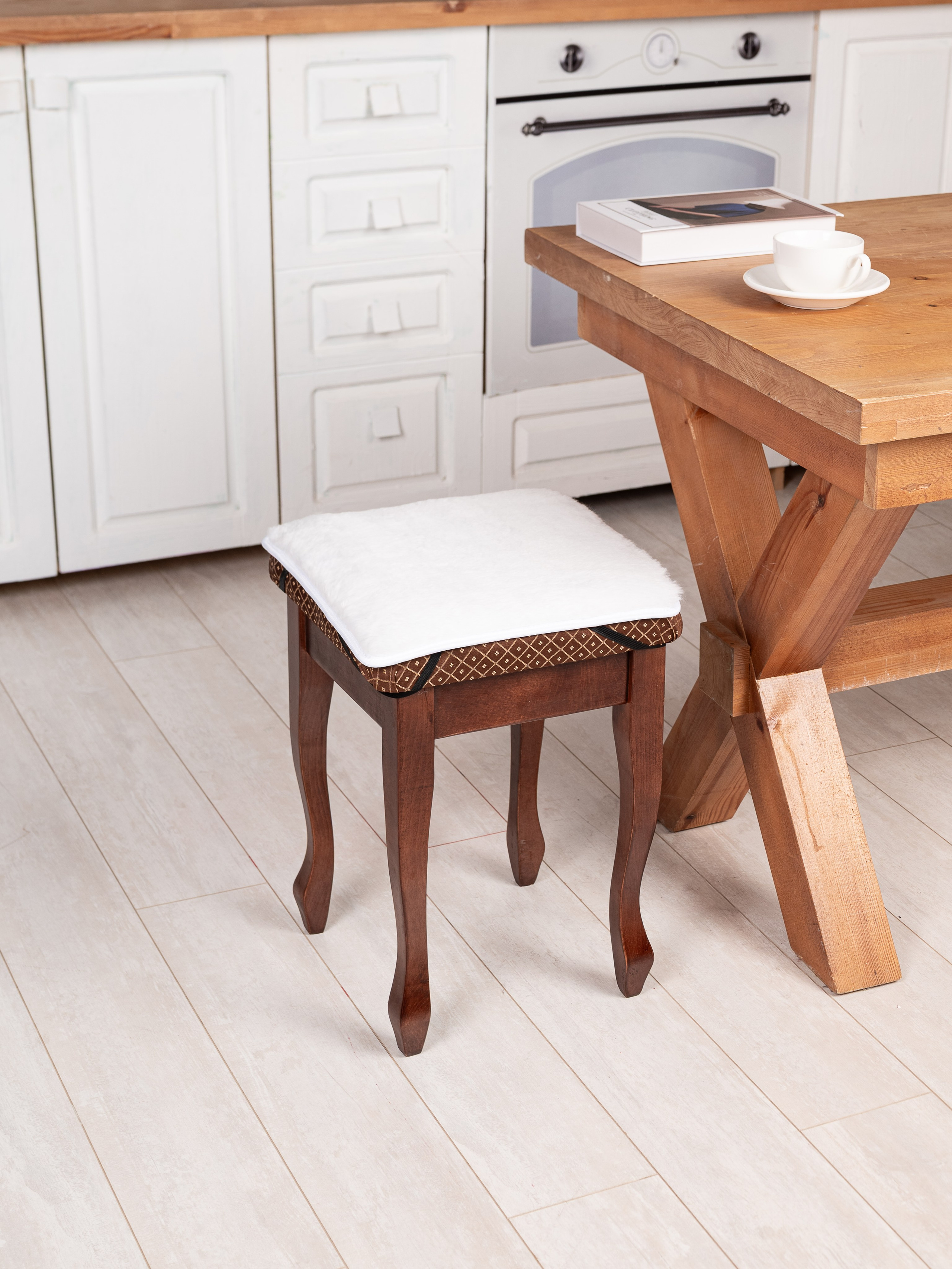 Накидки на стулья. Предметный фотограф, фото для маркетплейсов Пятигорск, КМВ