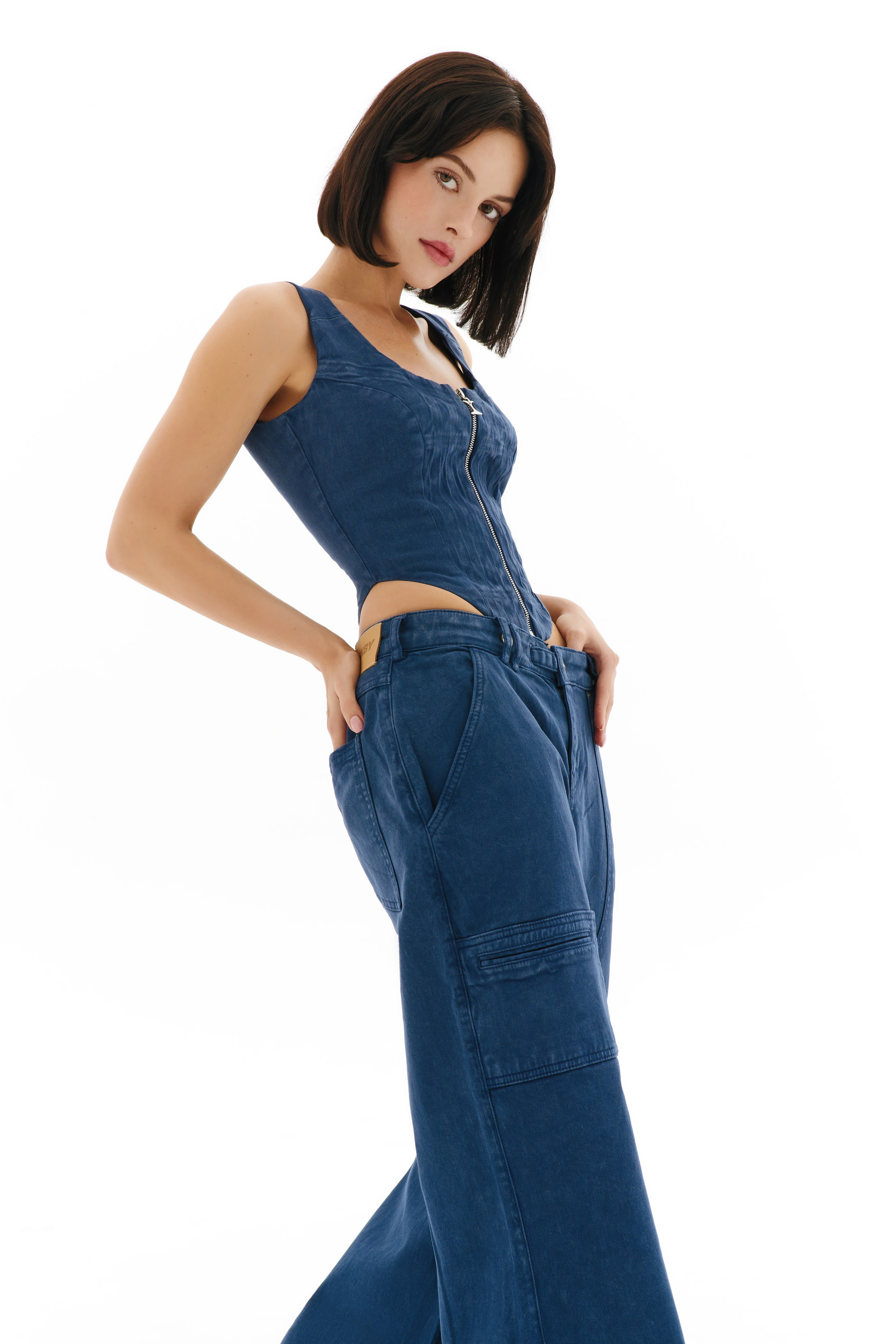 Ксения, 40-42 р, 166 рост. KED Production — продакшн из СПб. Создаём фото, видео и контент, который помогает брендам и селлерам продавать больше