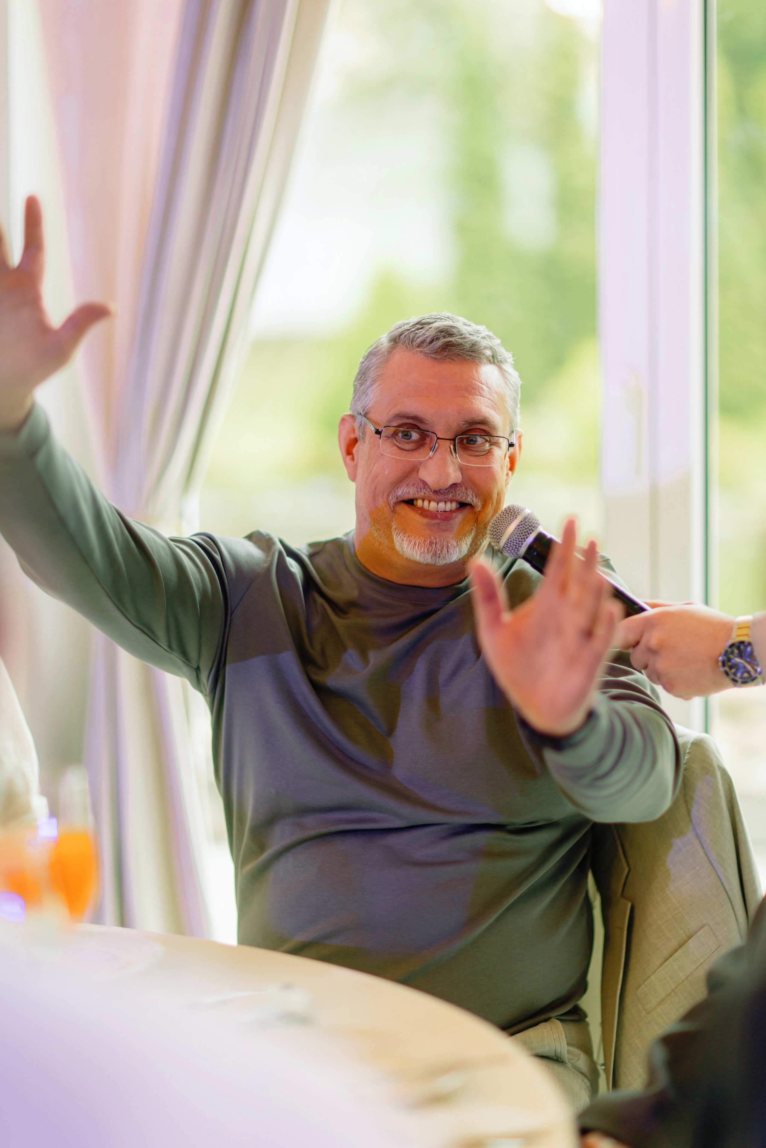 А ВНУТРИ — УРАГАН