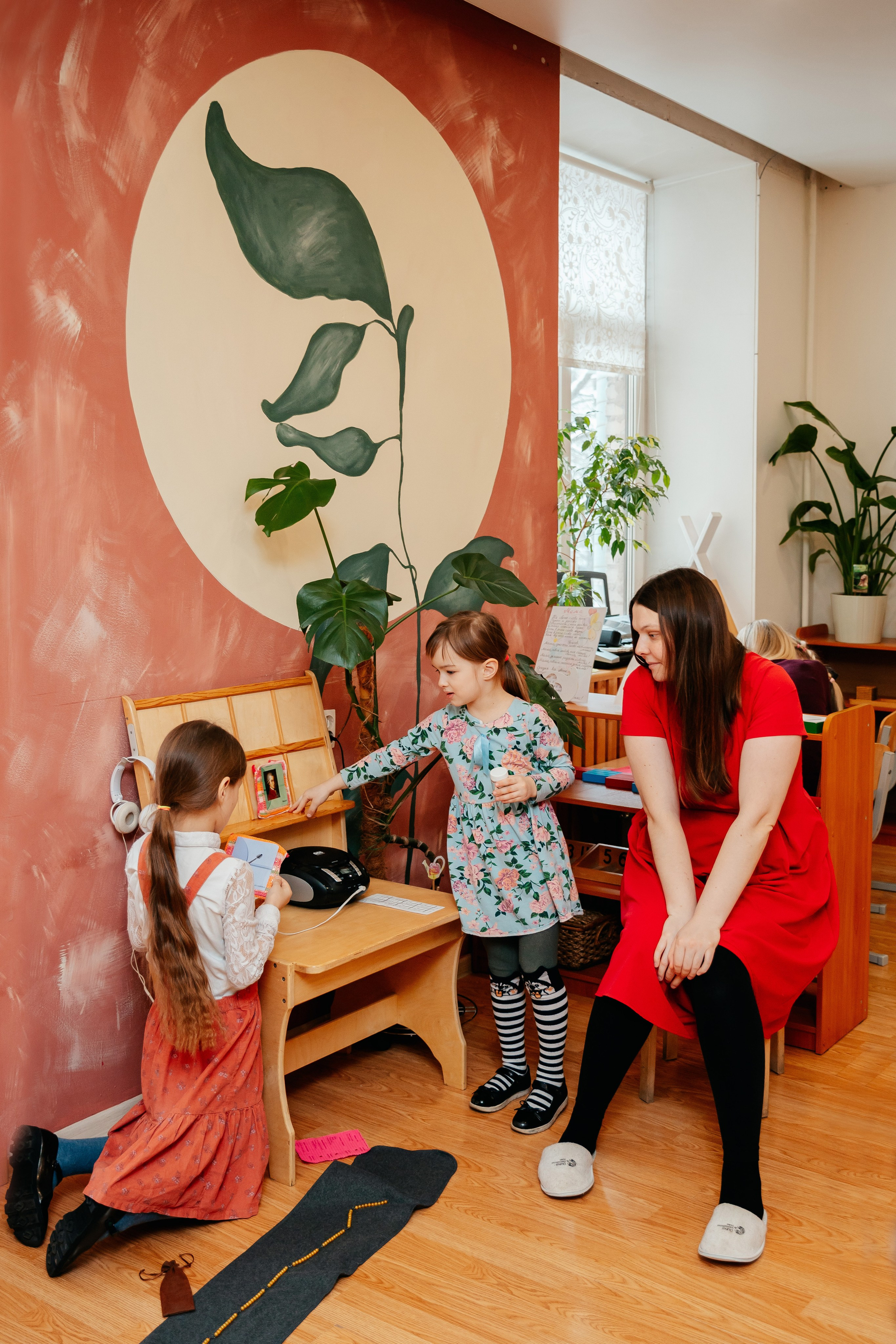 8 марта в Монтессори-саду. Семейный lifestyle фотограф в Санкт-Петербурге Людмила Пахомова