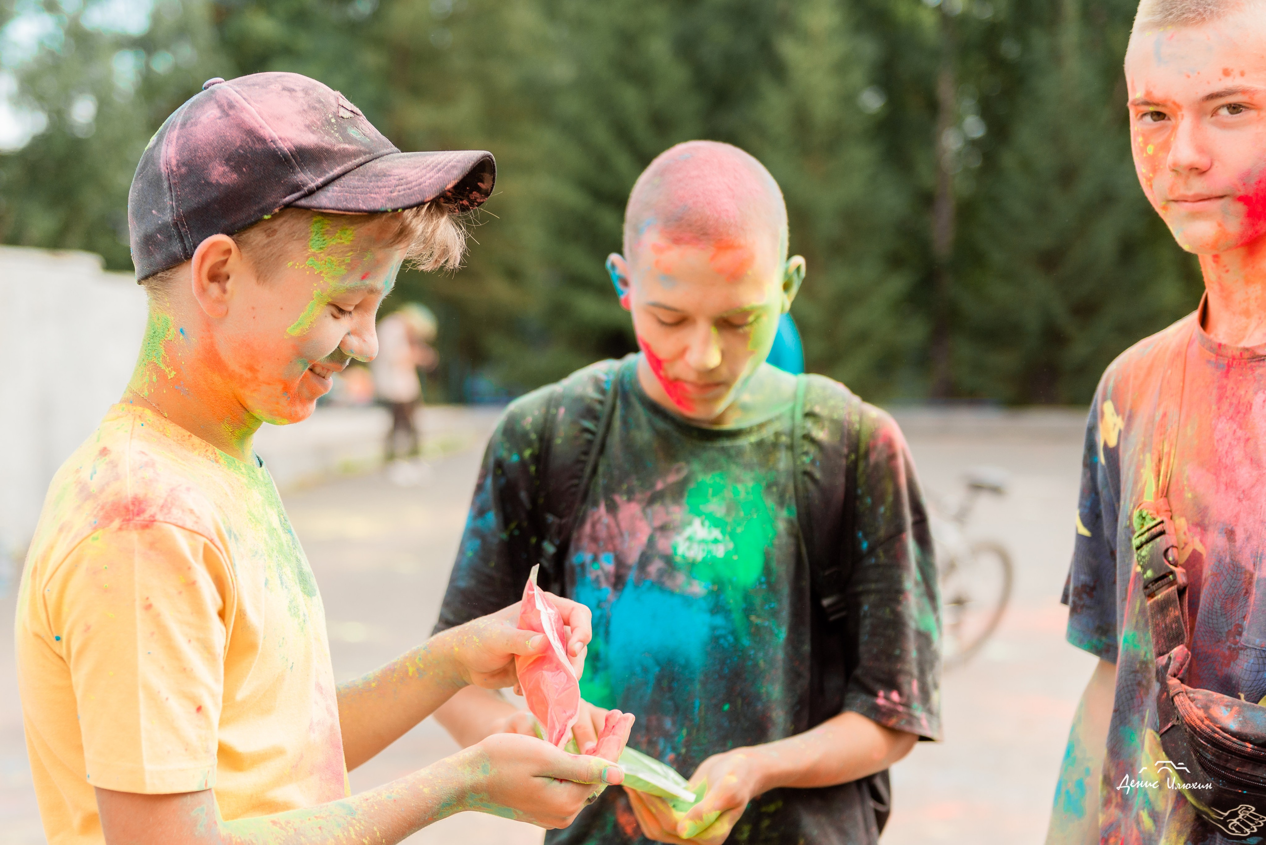 Краски Холи в Комсомольском Парке 2023. Детский фотограф, семейный фотограф и репортажи в Кемерово